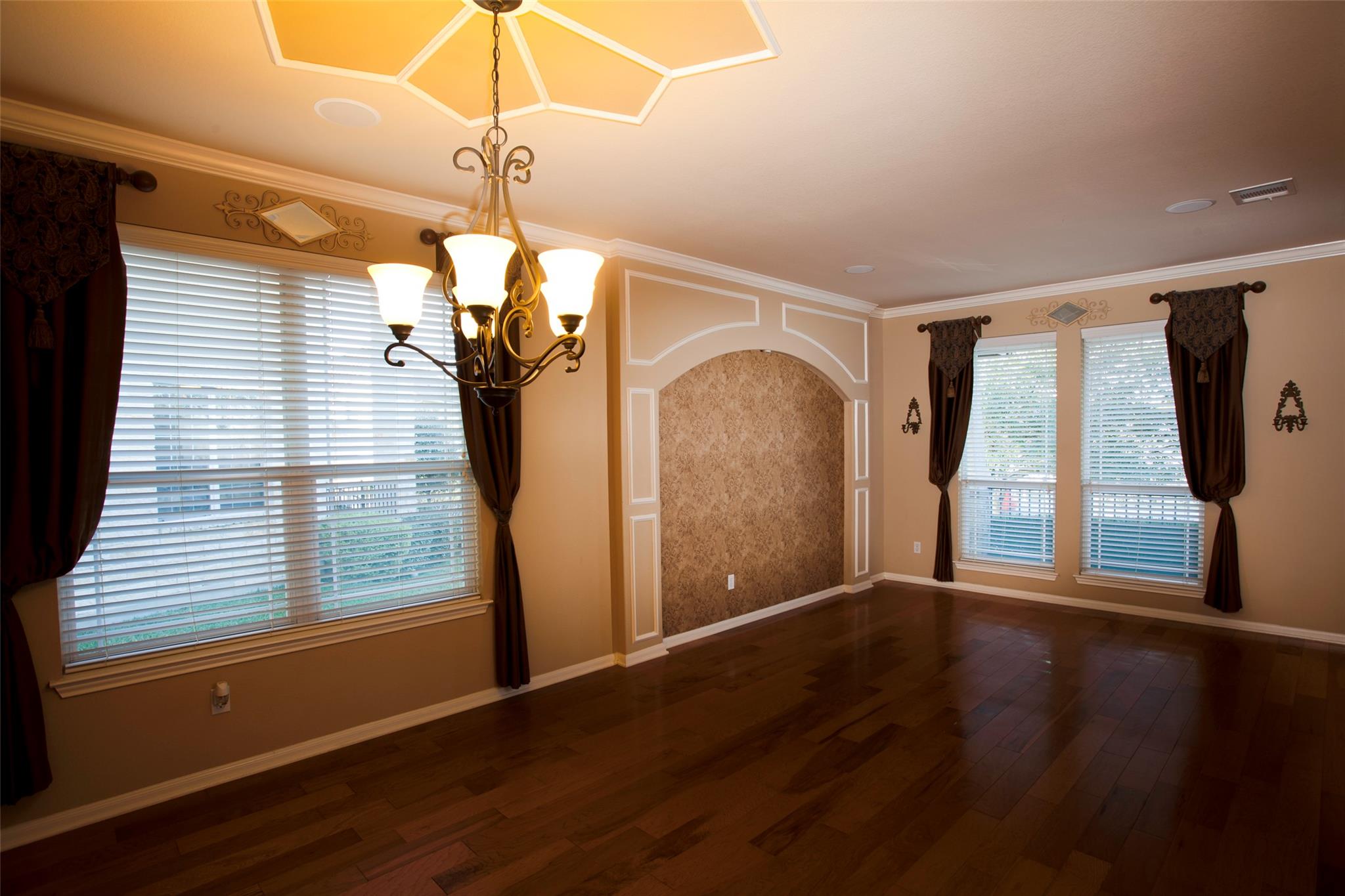 14305 Broadwinged Hawk Dr, Austin, TX 78738