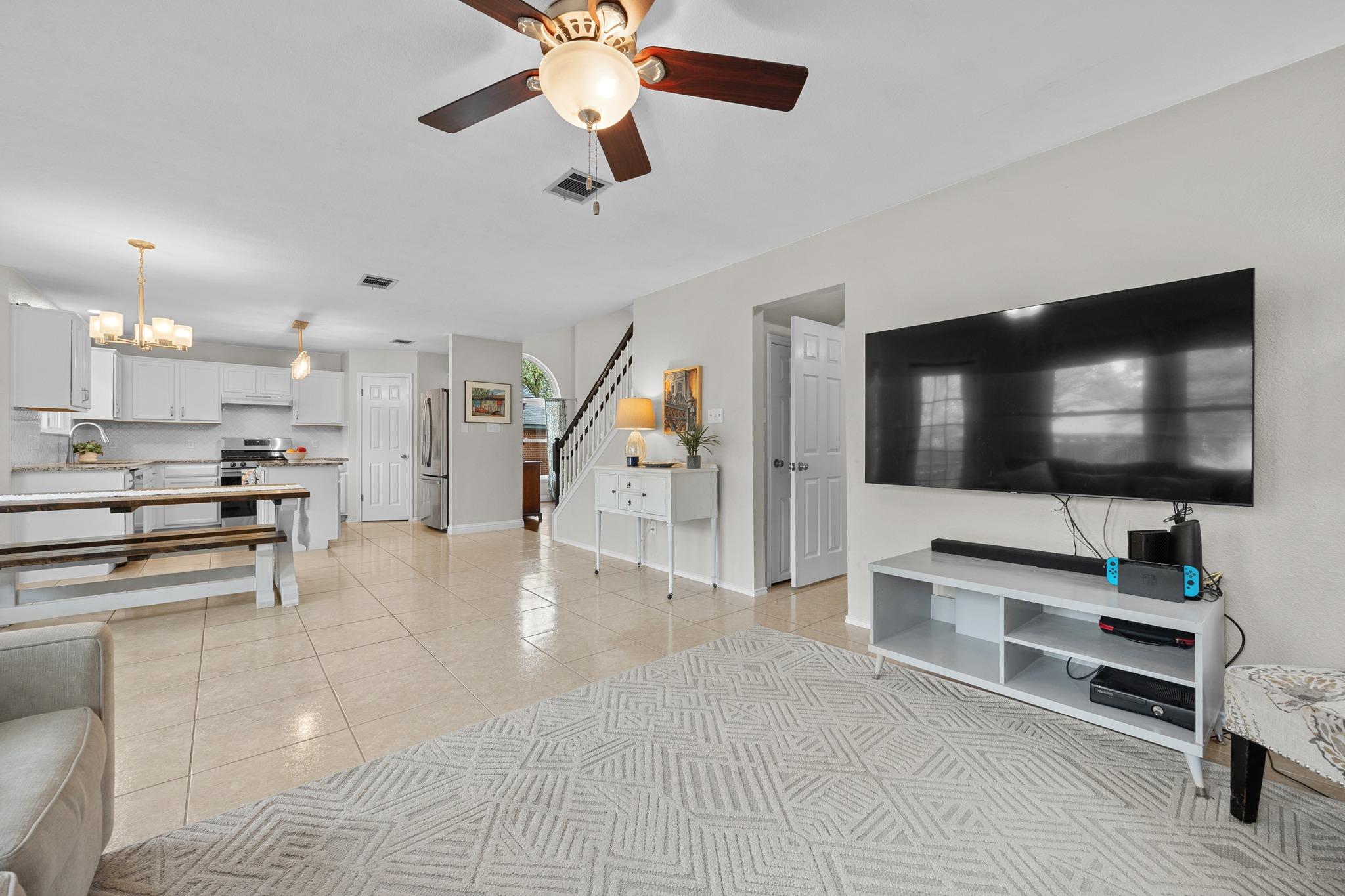 1400 Tetbury Ln, Austin, TX 78748