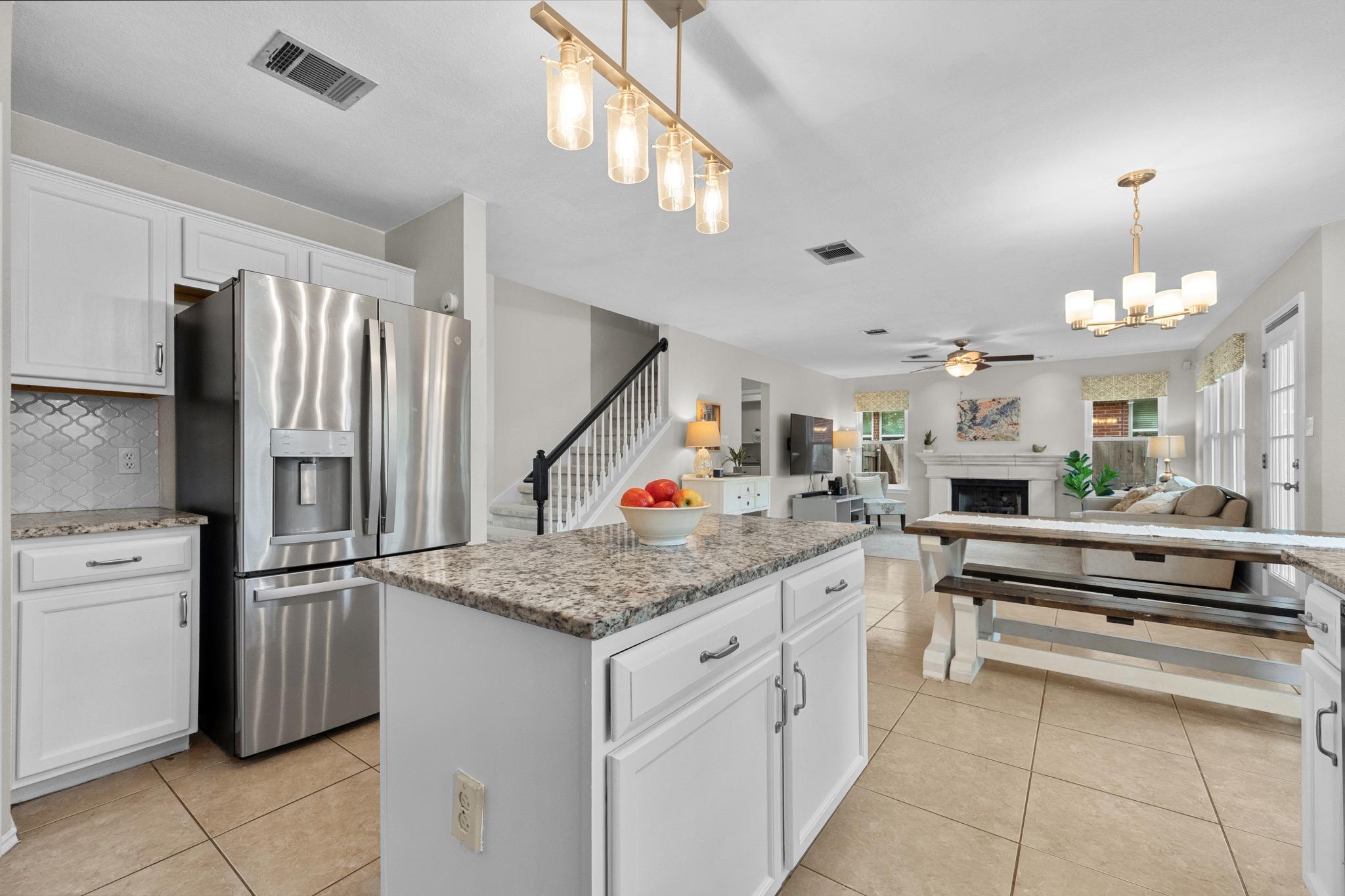 1400 Tetbury Ln, Austin, TX 78748