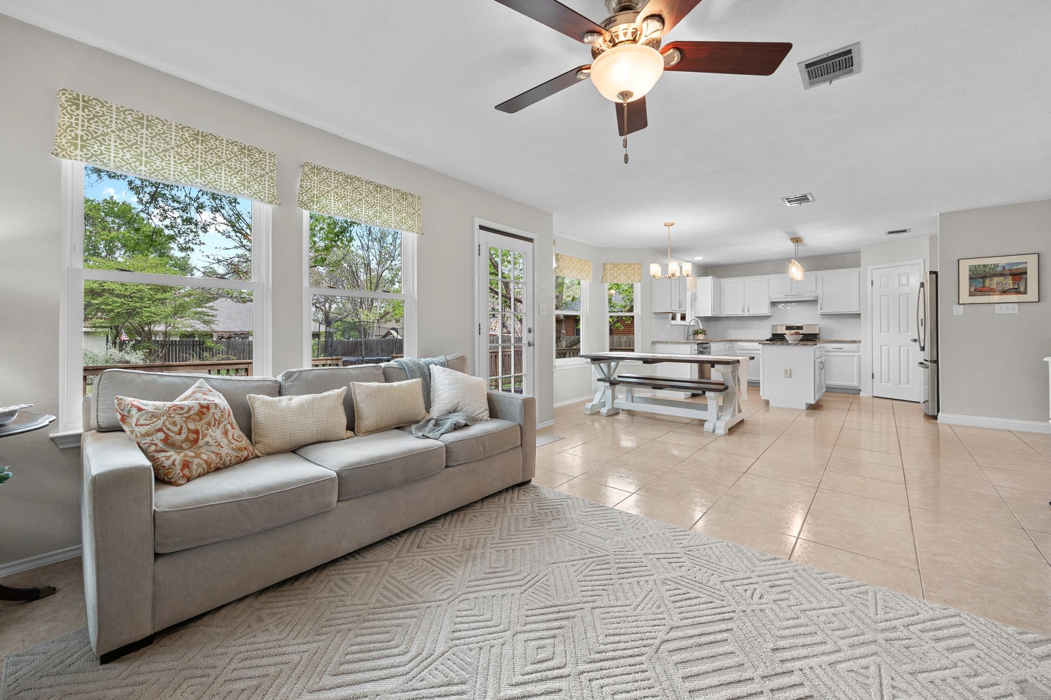 1400 Tetbury Ln, Austin, TX 78748