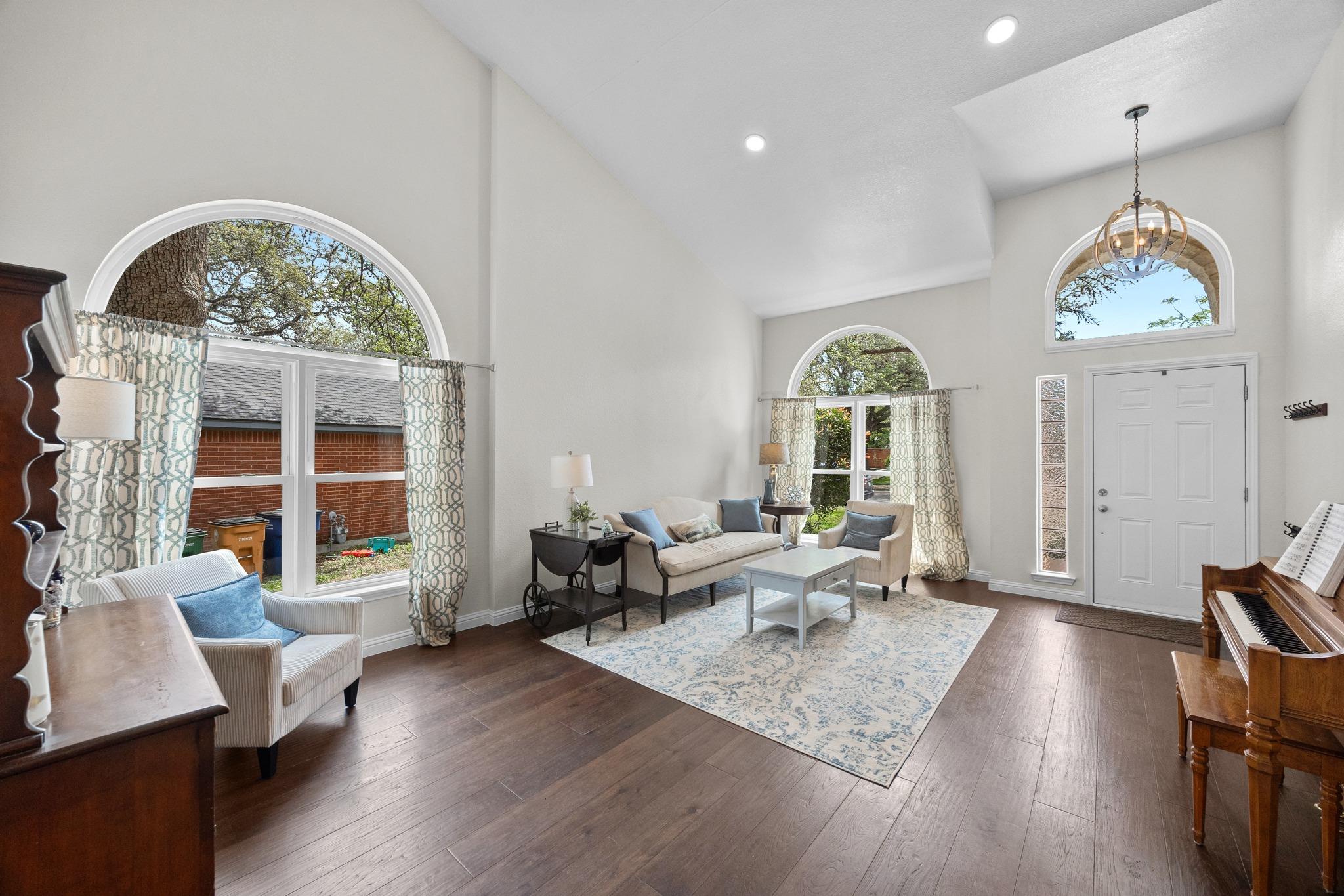 1400 Tetbury Ln, Austin, TX 78748