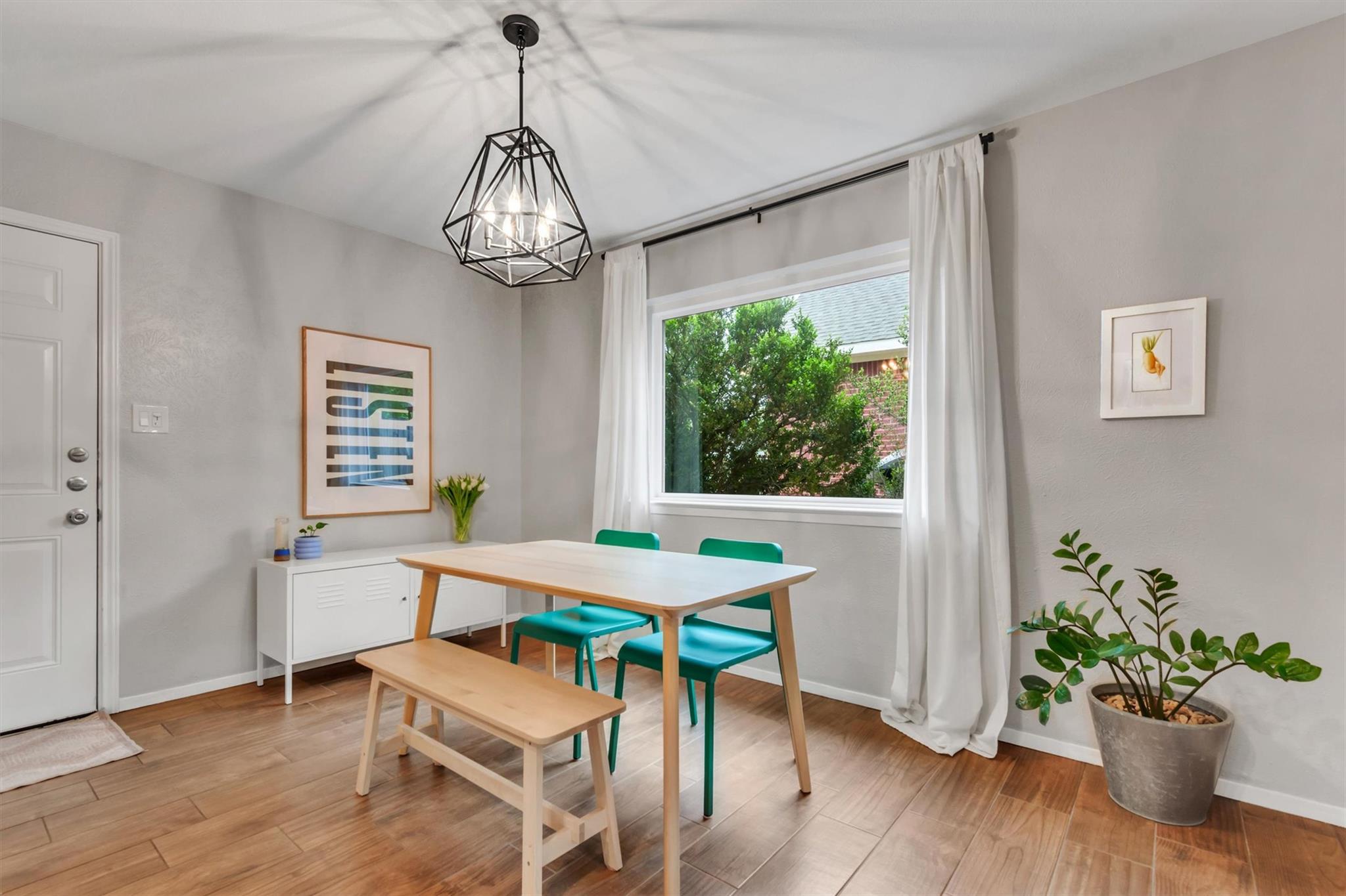 10809 Parkfield Dr, Austin, TX 78758