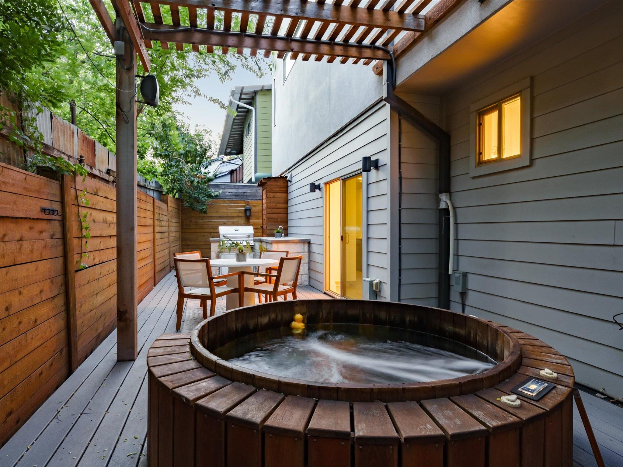 615 Jewell St, Austin, TX 78704