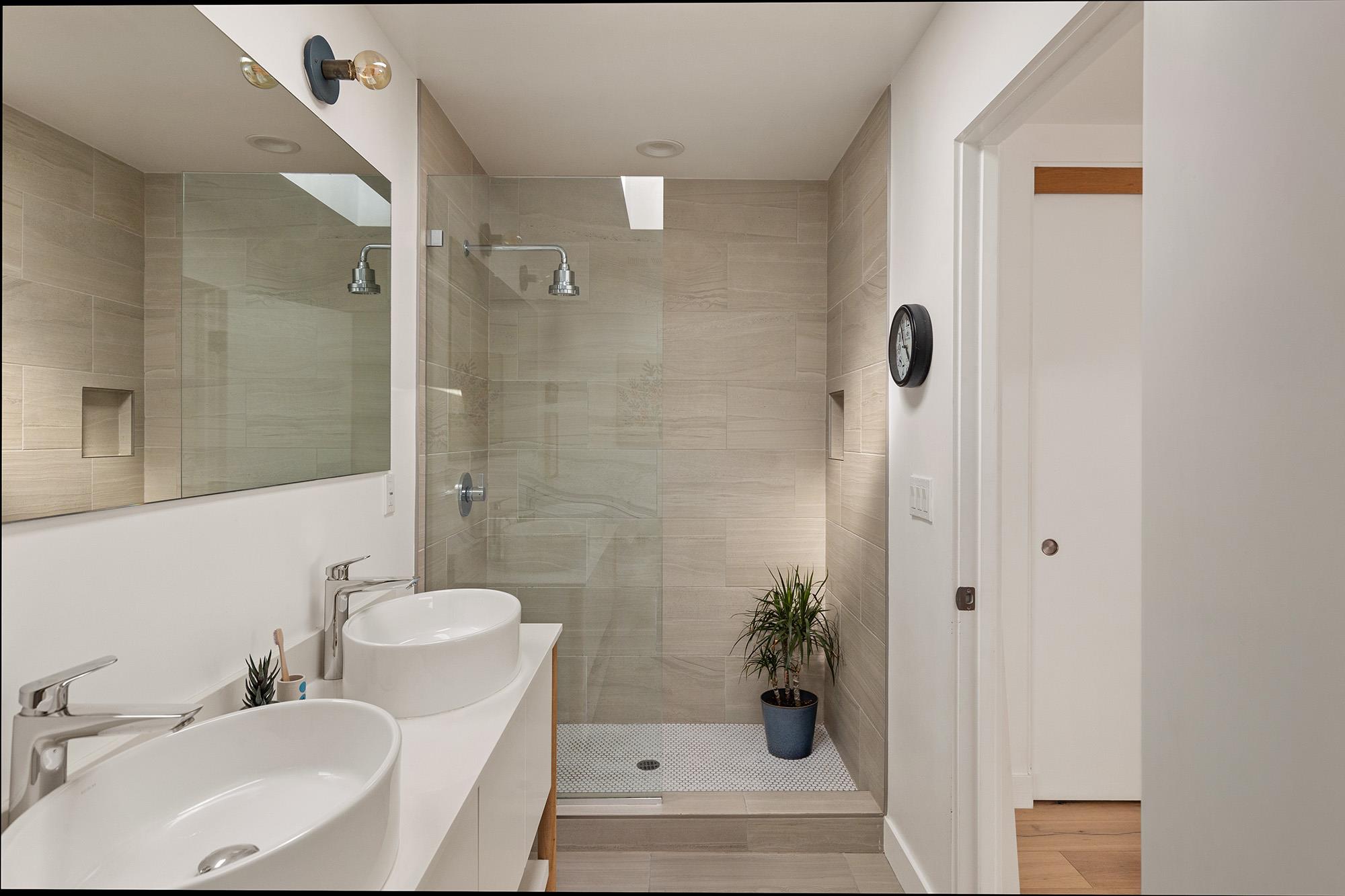 860 1/2 S Wilton Pl, Out of State, CA 90005