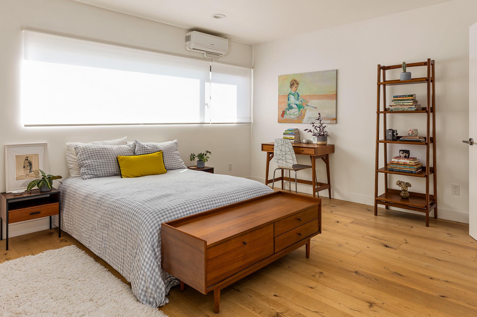 860 1/2 S Wilton Pl, Out of State, CA 90005