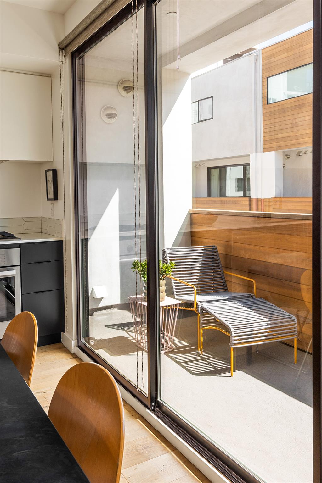 860 1/2 S Wilton Pl, Out of State, CA 90005