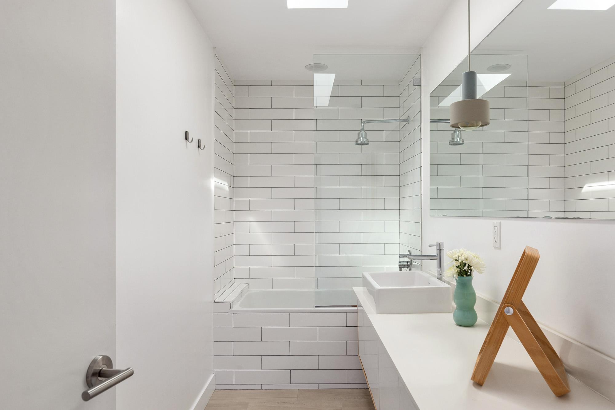 860 1/2 S Wilton Pl, Out of State, CA 90005