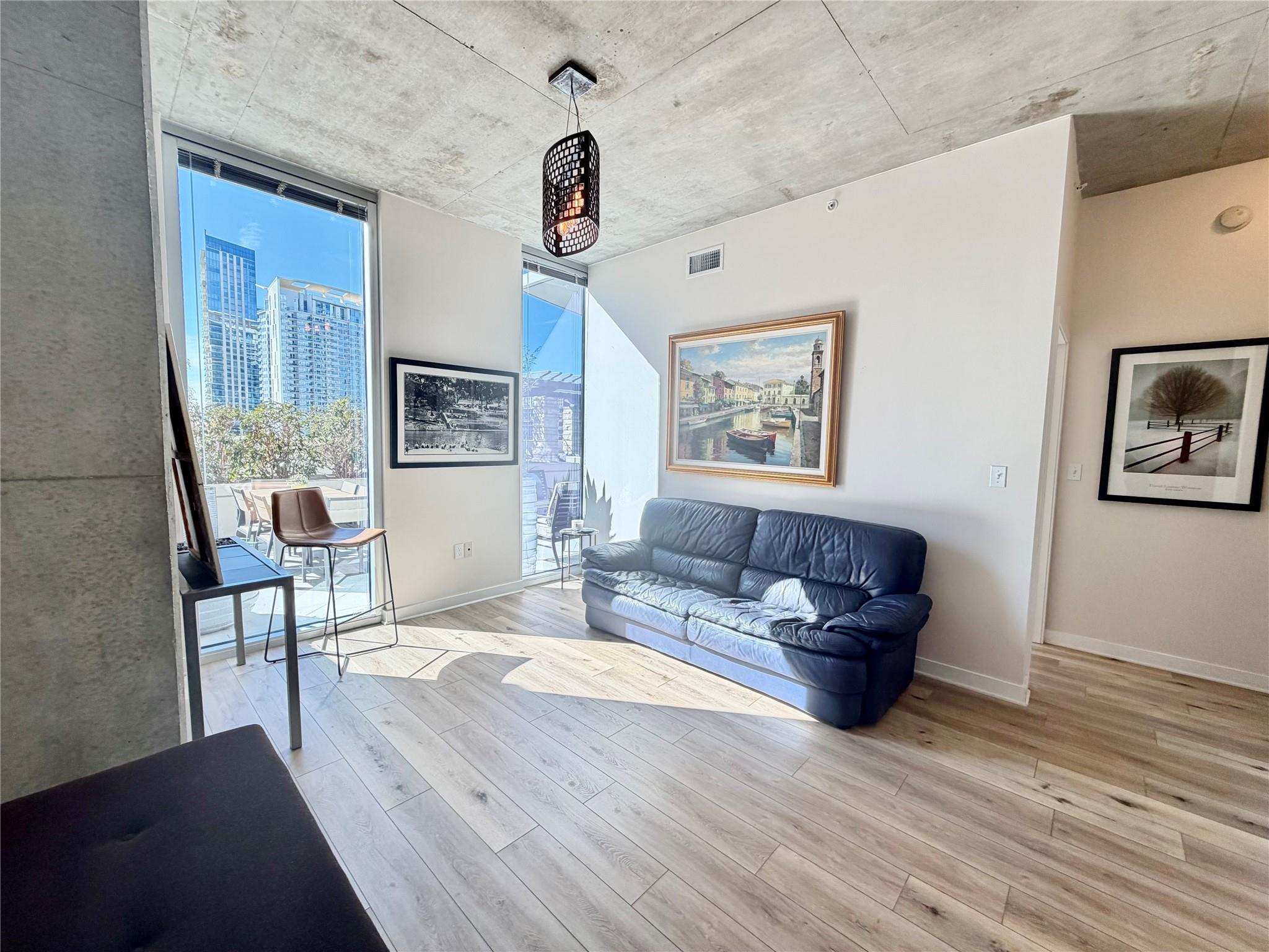 360 Nueces St # 914, Austin, TX 78701