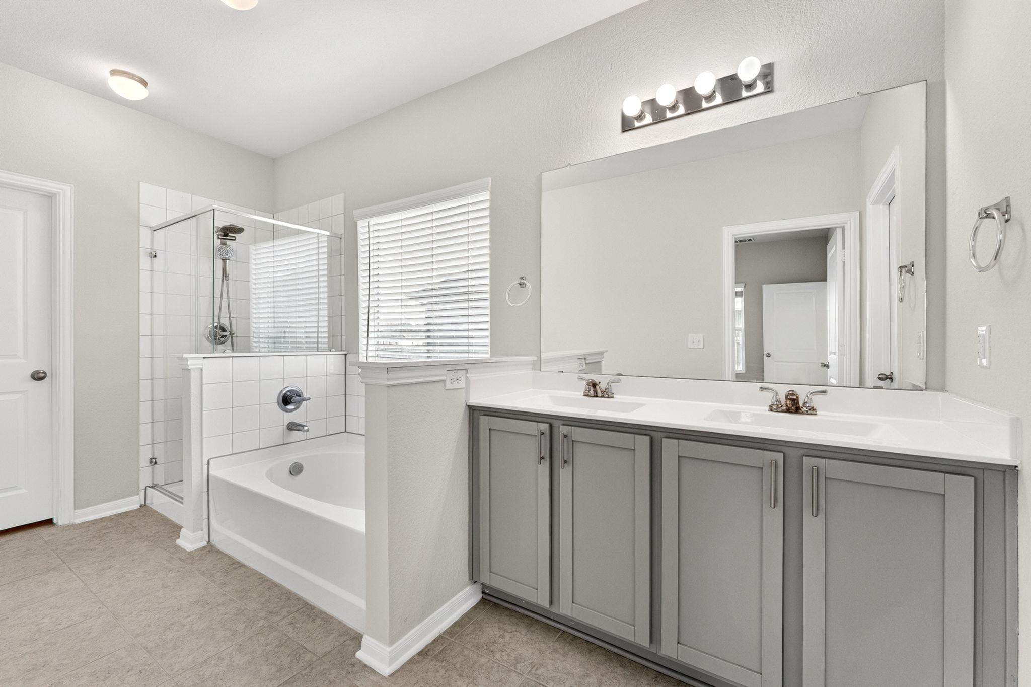 219 Roaming Dr, Hutto, TX 78634