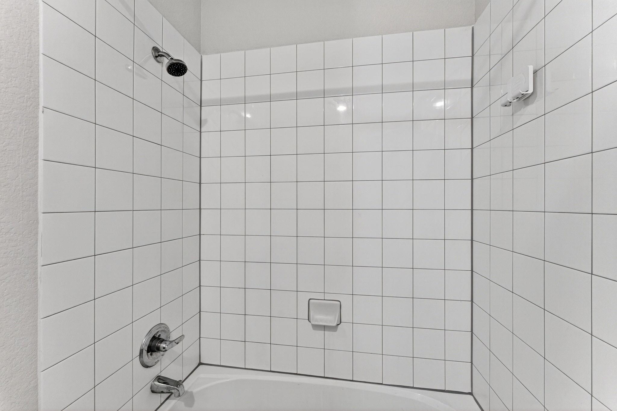 219 Roaming Dr, Hutto, TX 78634