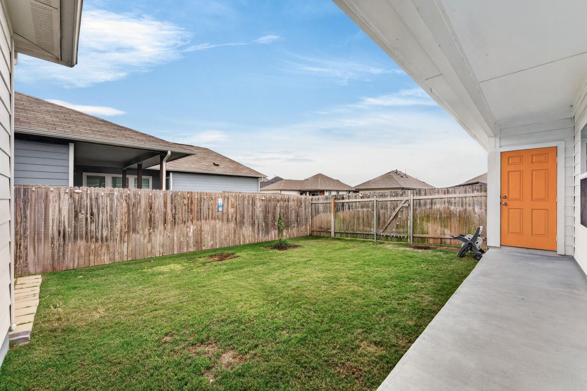 219 Roaming Dr, Hutto, TX 78634