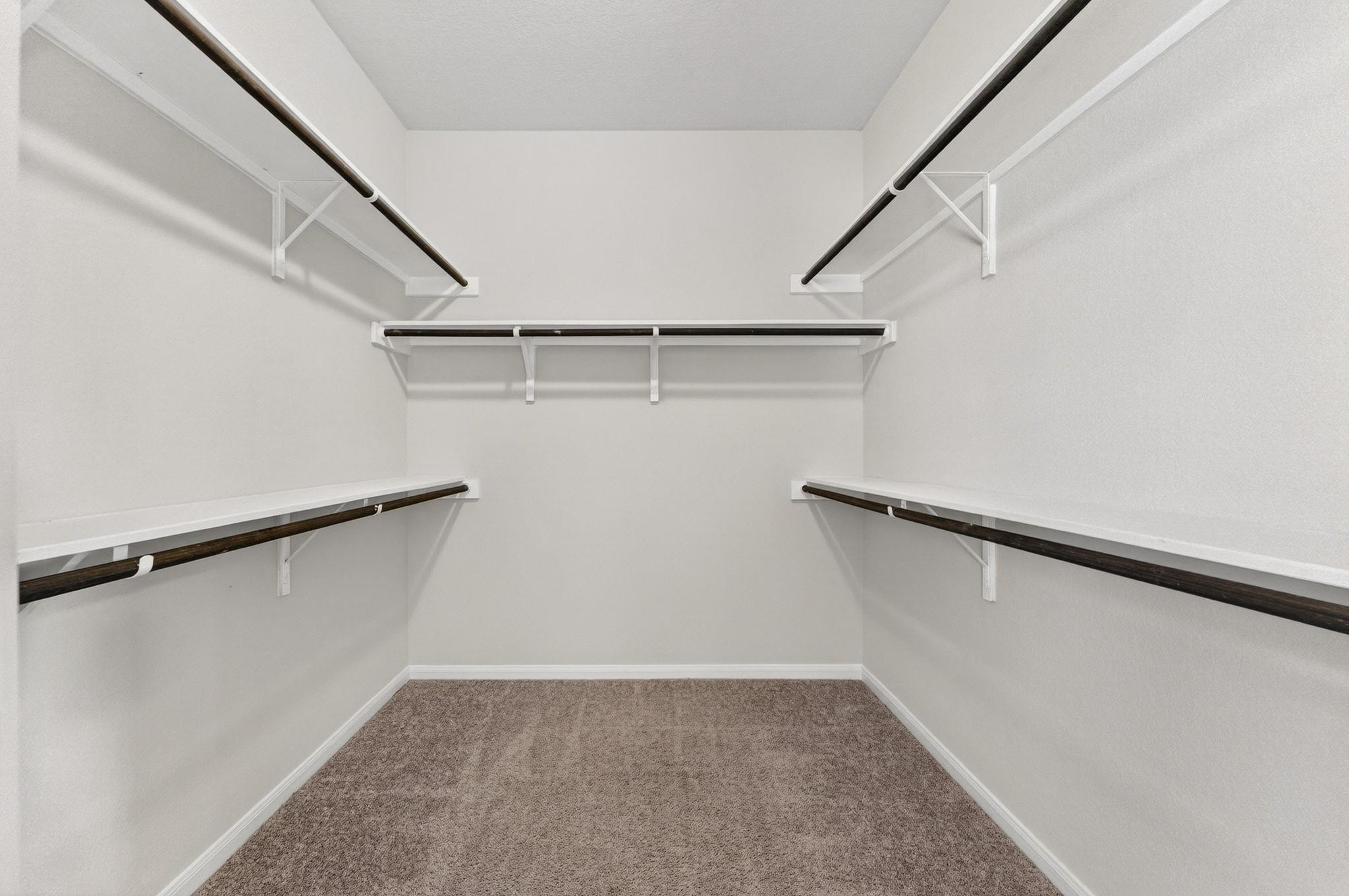 219 Roaming Dr, Hutto, TX 78634