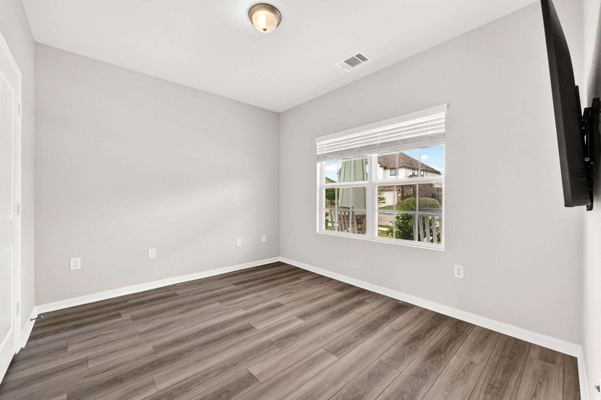 219 Roaming Dr, Hutto, TX 78634