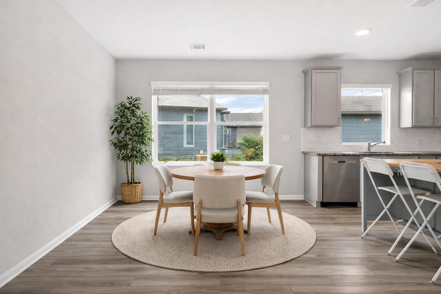 219 Roaming Dr, Hutto, TX 78634