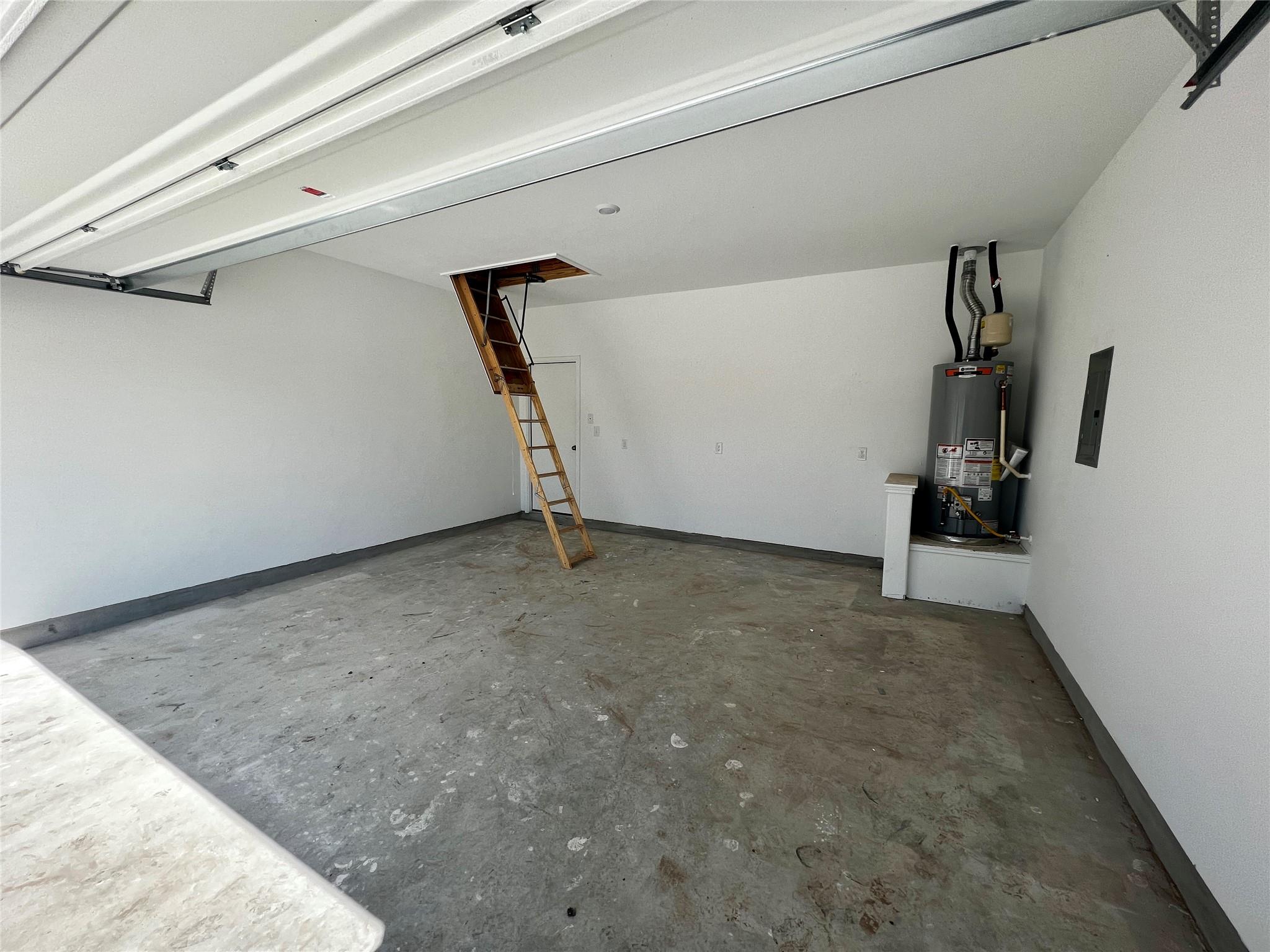 2400 Fullmoon Dr, Lockhart, TX 78644