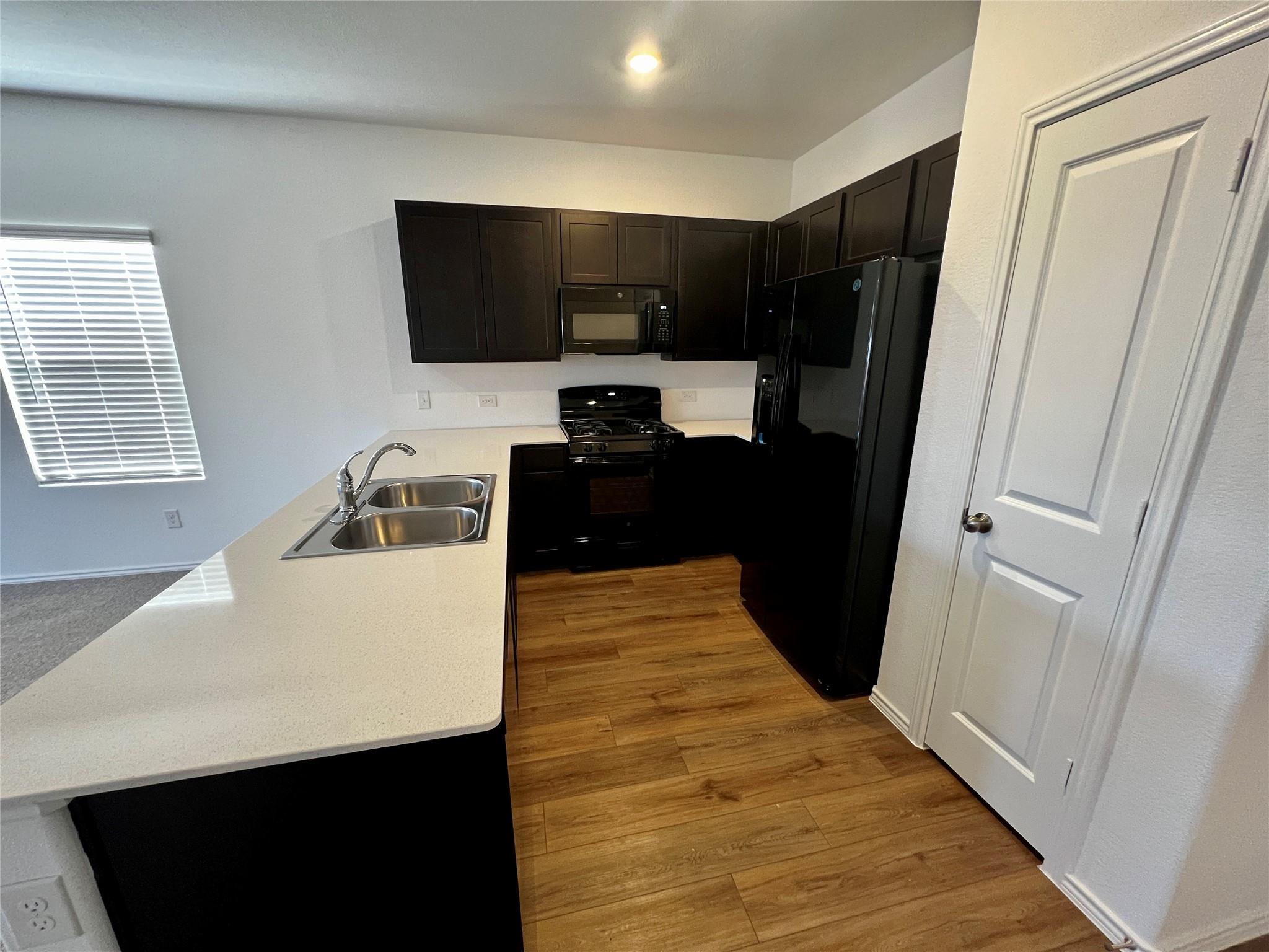 2400 Fullmoon Dr, Lockhart, TX 78644