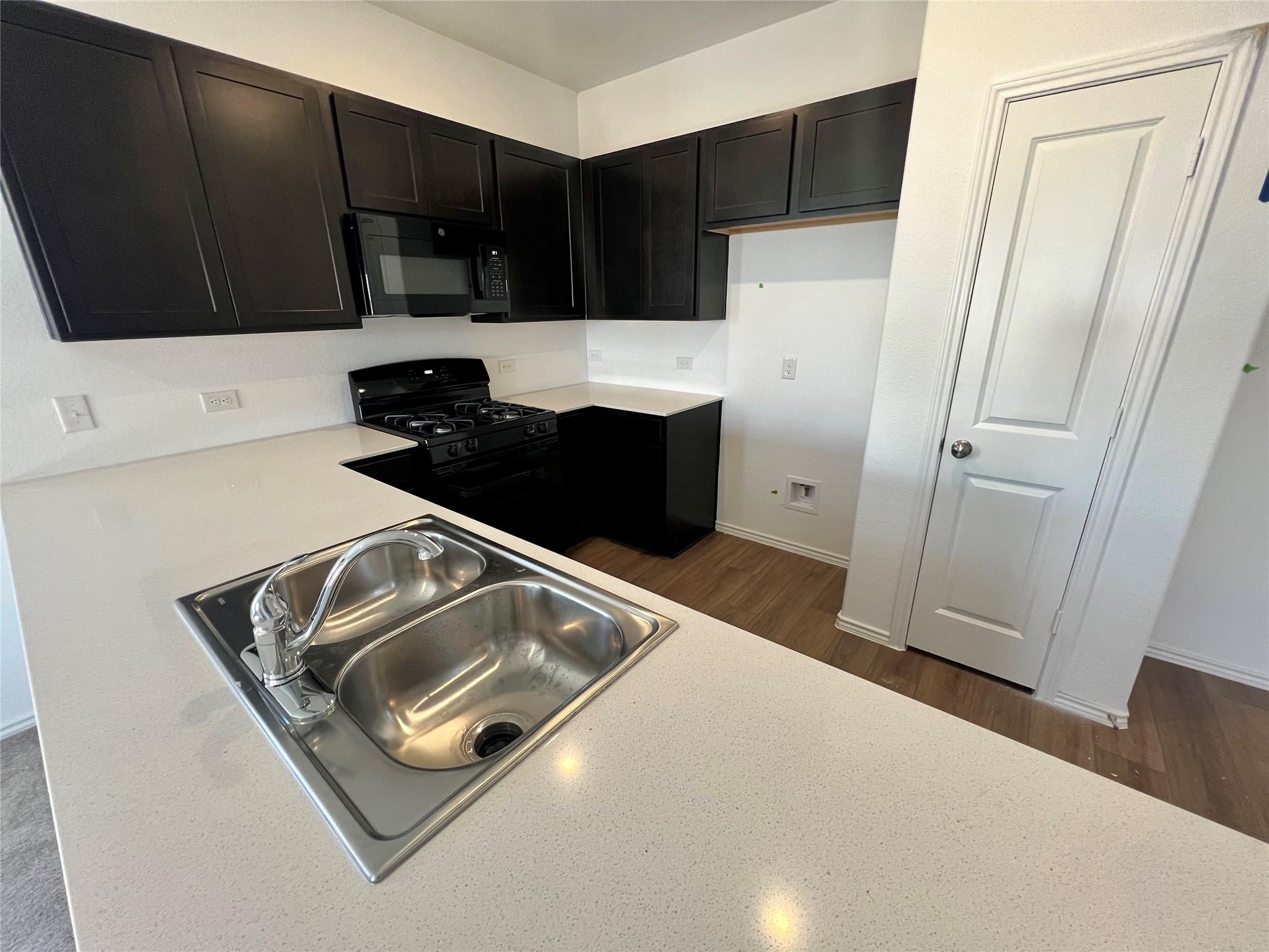 2400 Fullmoon Dr, Lockhart, TX 78644