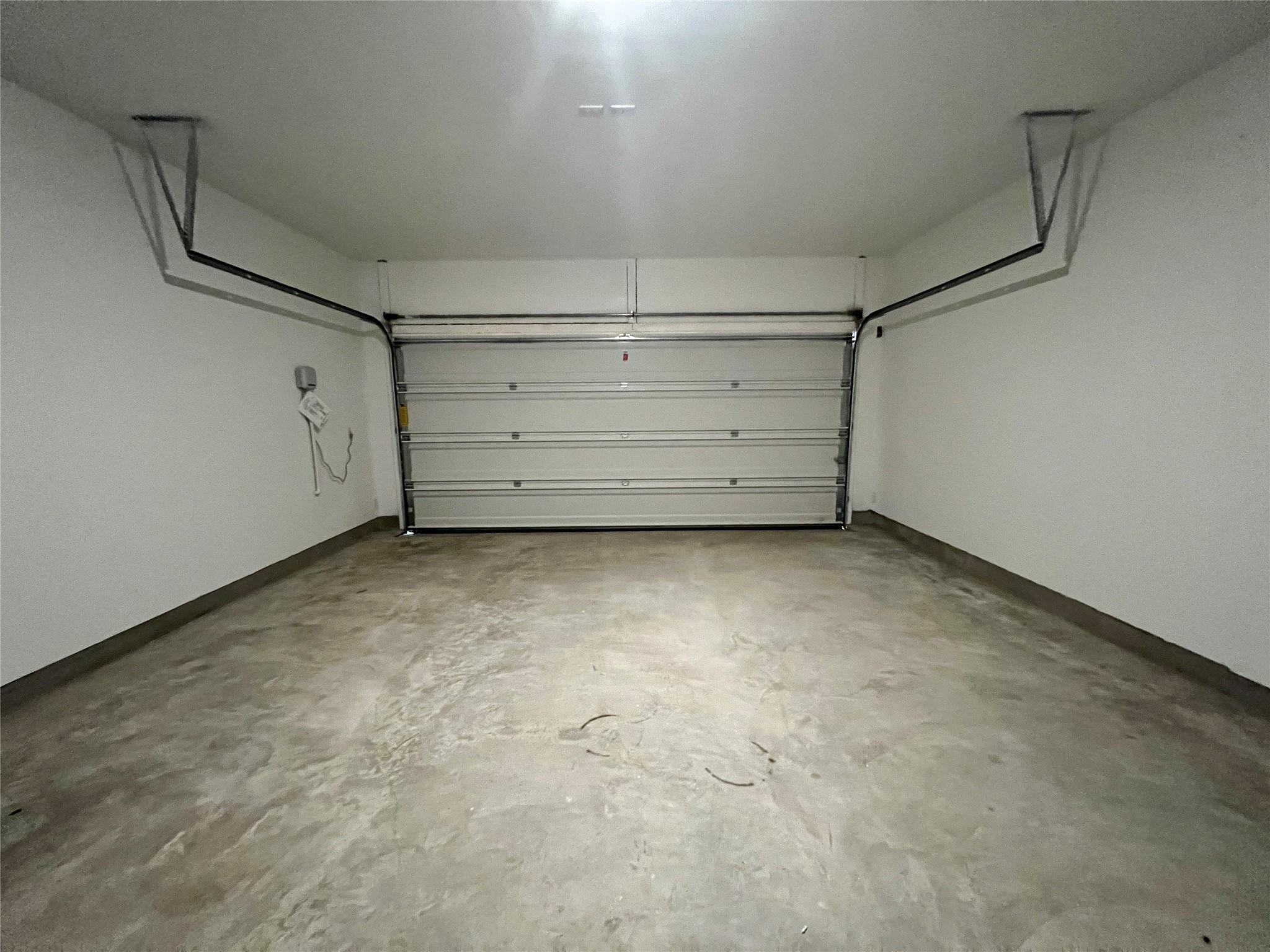 2400 Fullmoon Dr, Lockhart, TX 78644