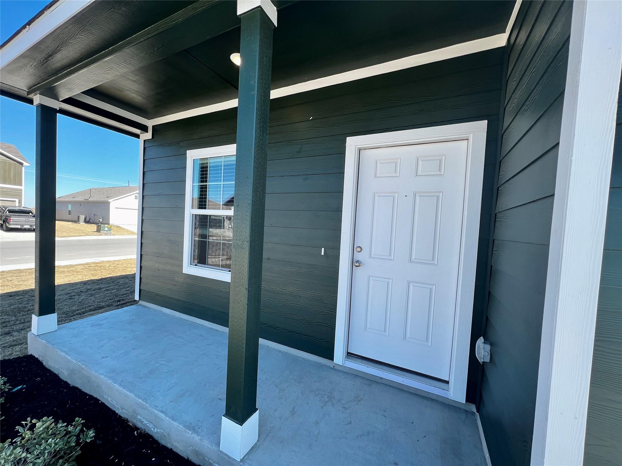 2400 Fullmoon Dr, Lockhart, TX 78644