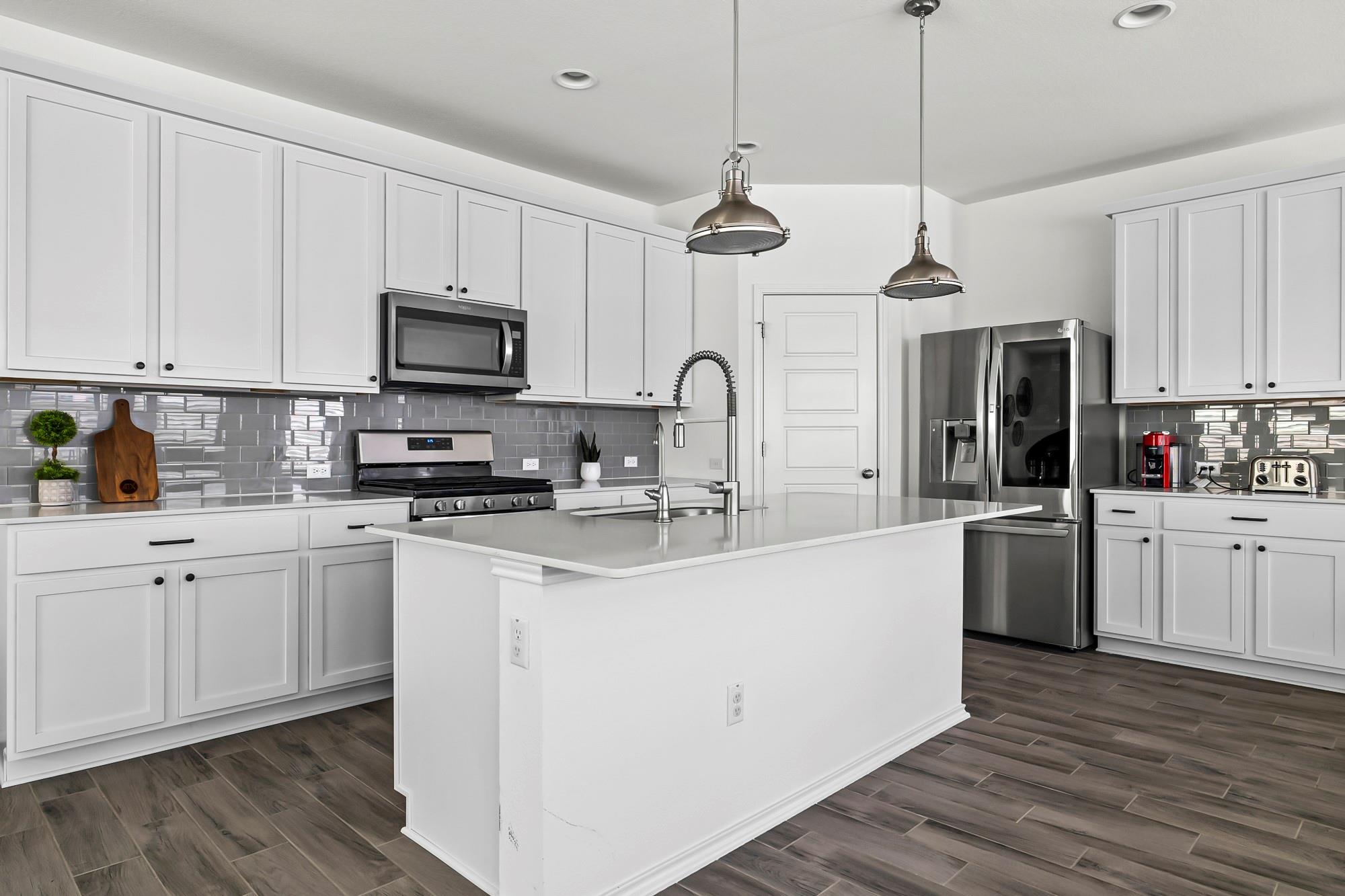 9105 Garnet Dr, Austin, TX 78729