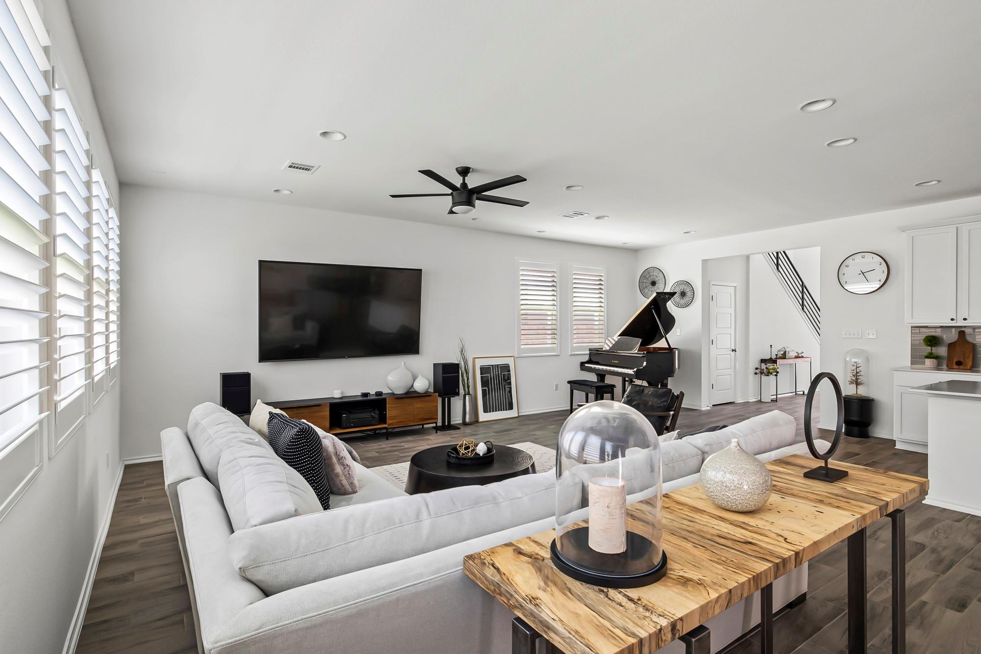 9105 Garnet Dr, Austin, TX 78729