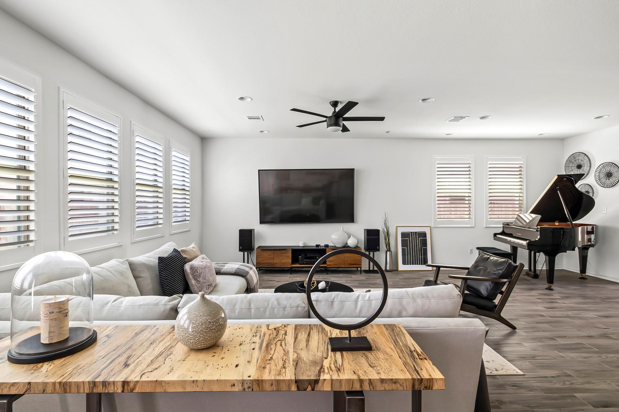 9105 Garnet Dr, Austin, TX 78729