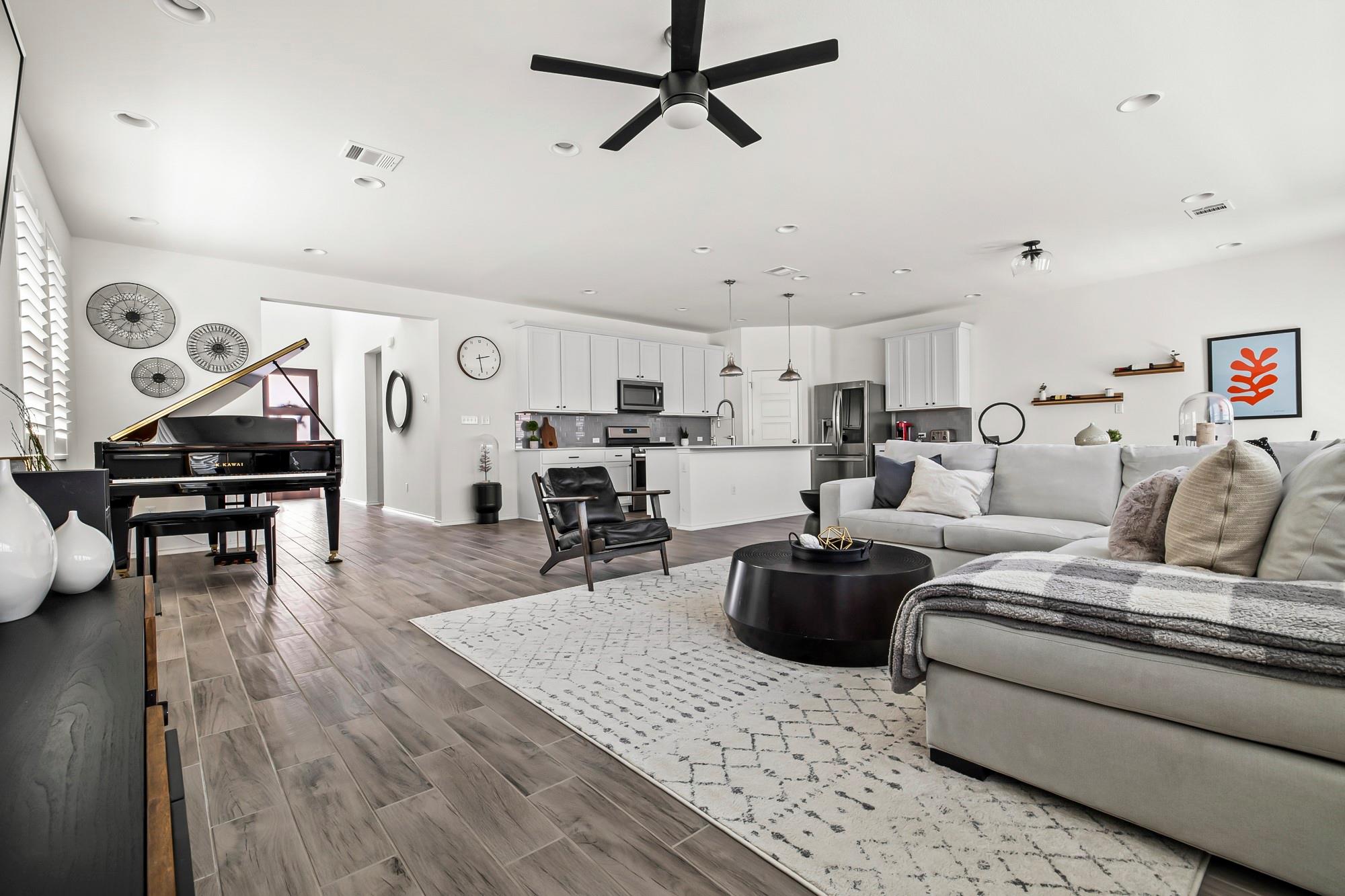 9105 Garnet Dr, Austin, TX 78729