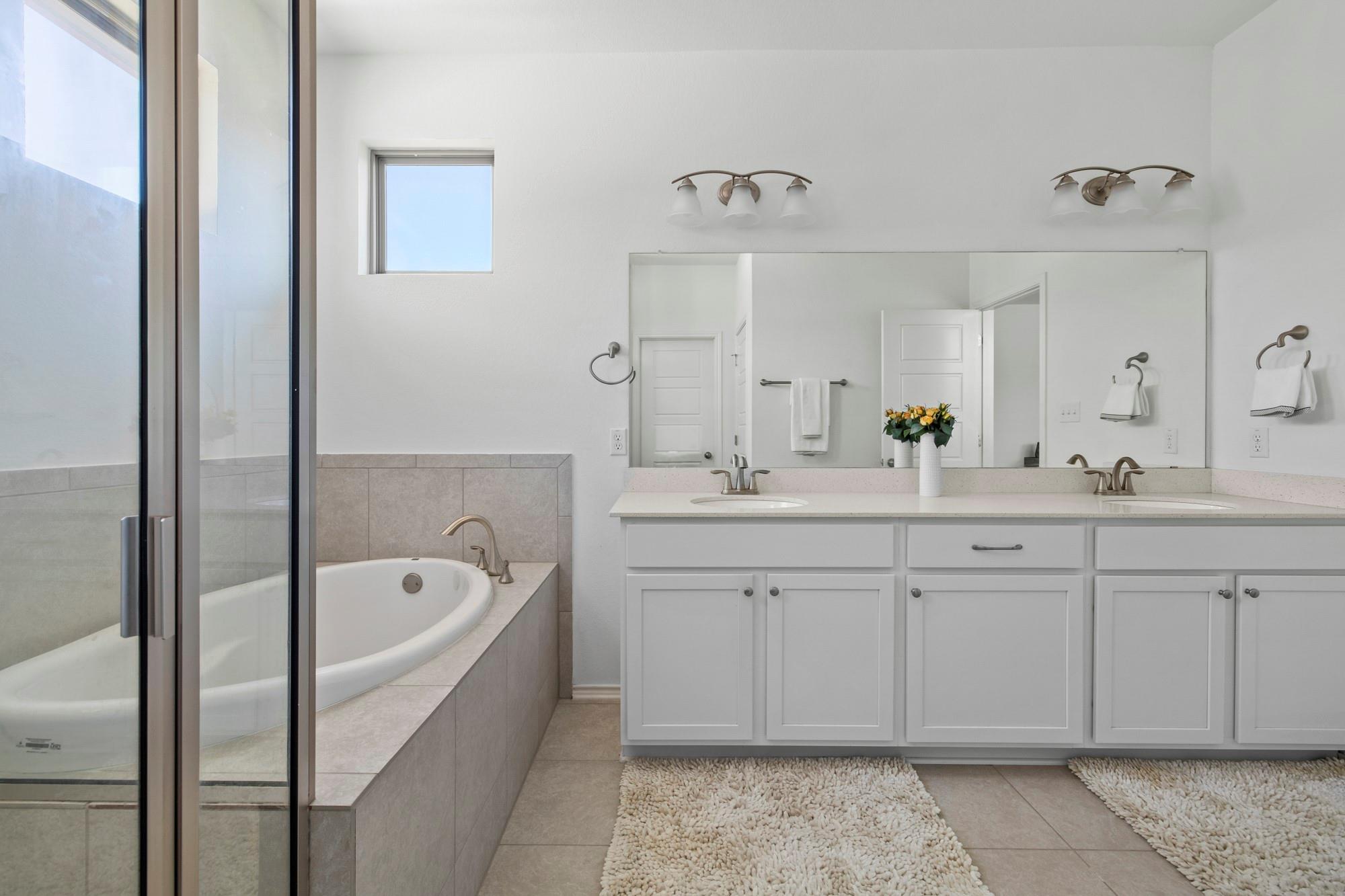 9105 Garnet Dr, Austin, TX 78729