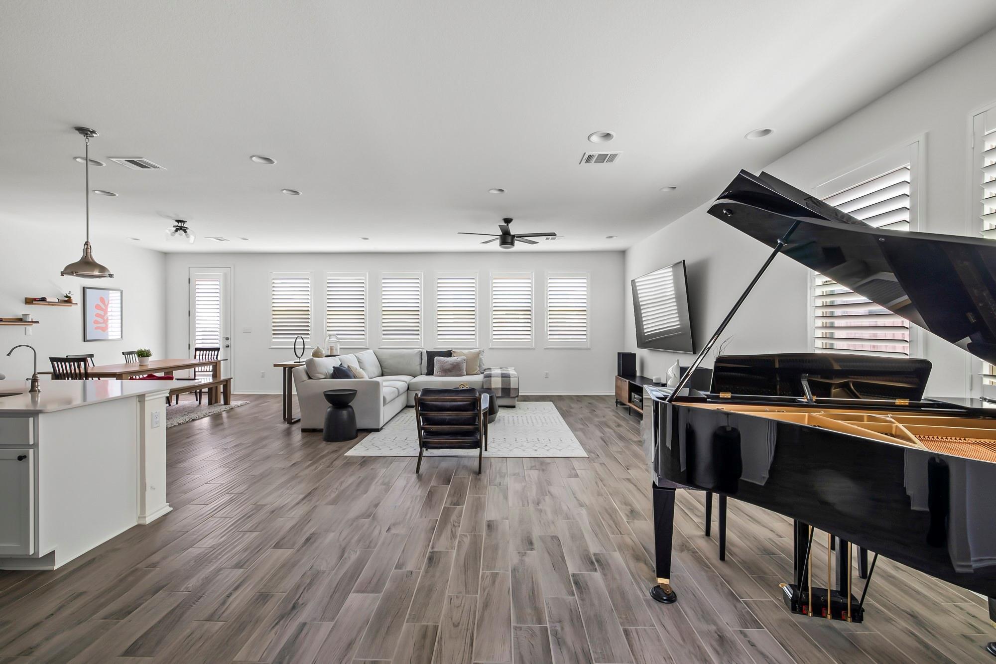 9105 Garnet Dr, Austin, TX 78729