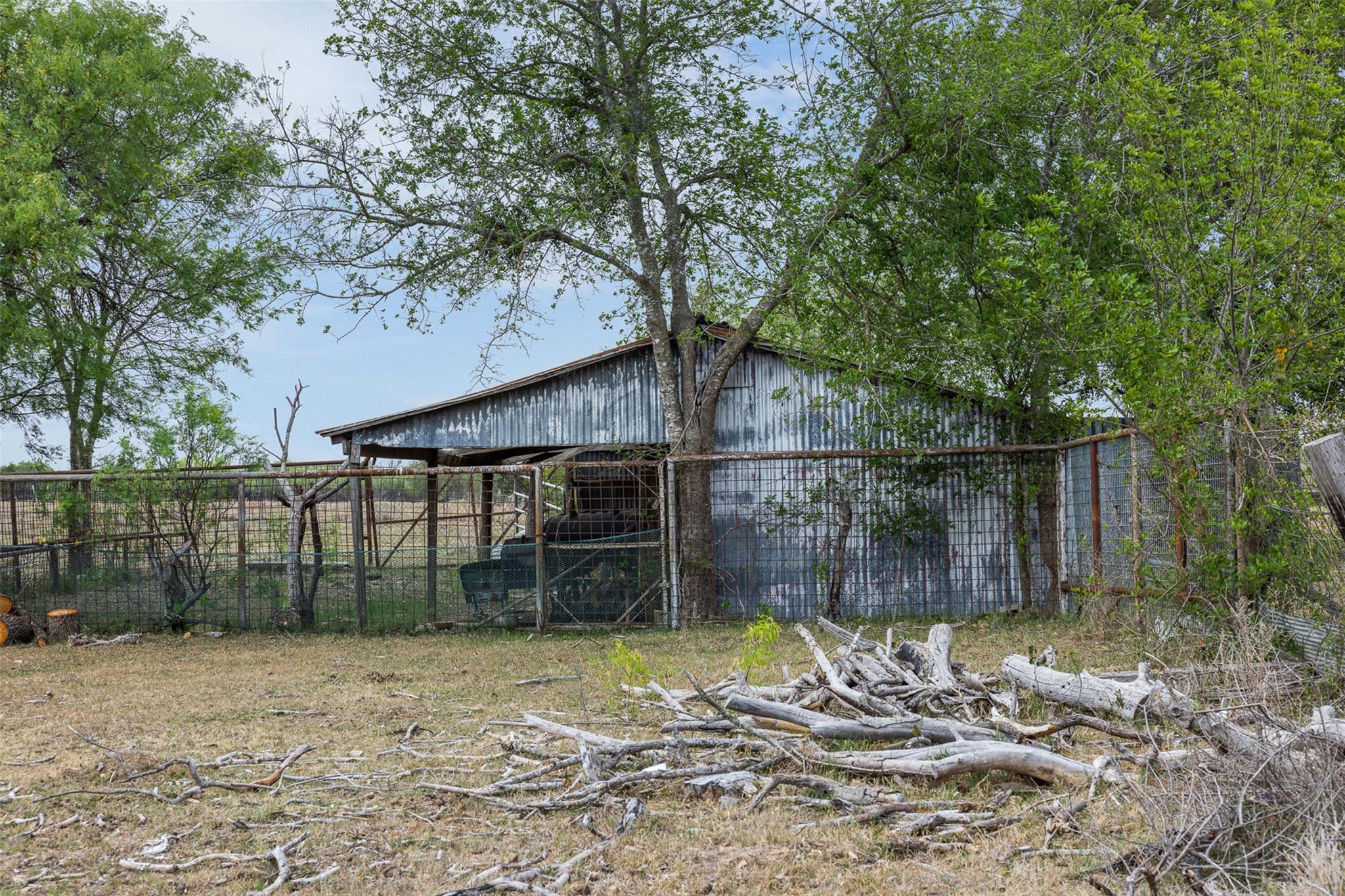 763 Upper Elgin River Rd, Elgin, TX 78621
