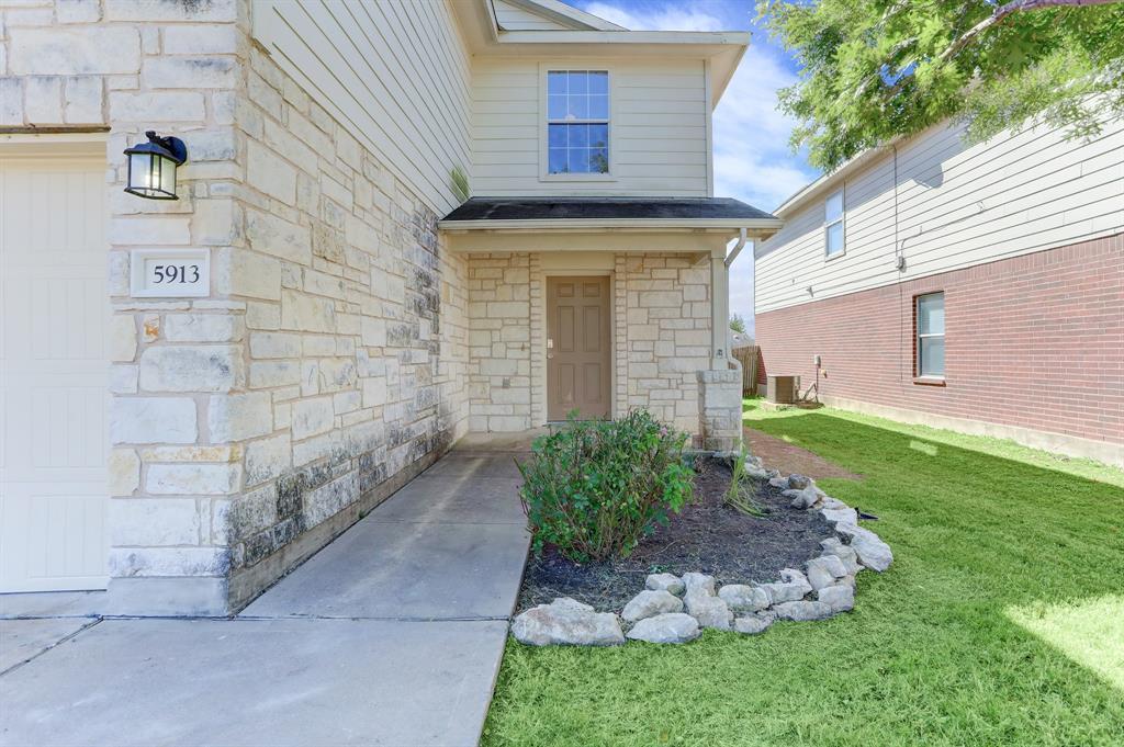 5913 Silver Screen Dr, Austin, TX 78747