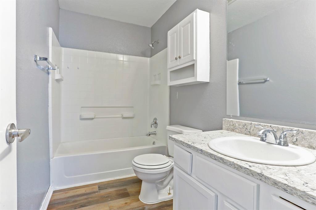 5913 Silver Screen Dr, Austin, TX 78747