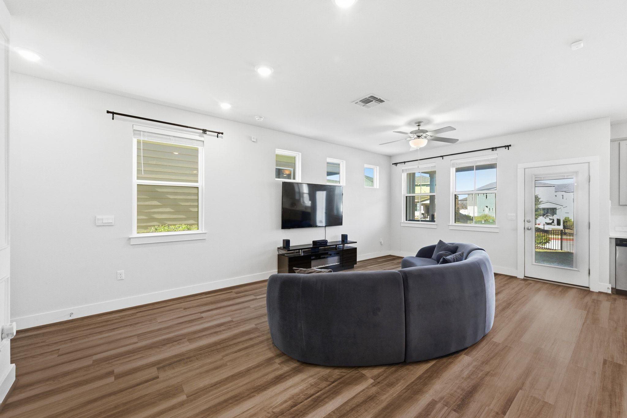 7416 Travertine Spring Dr, Austin, TX 78744