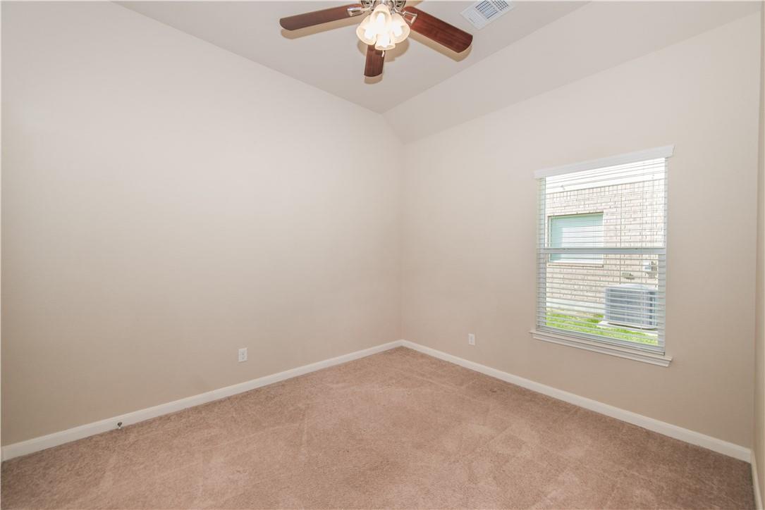 117 Colthorpe Ln, Hutto, TX 78634