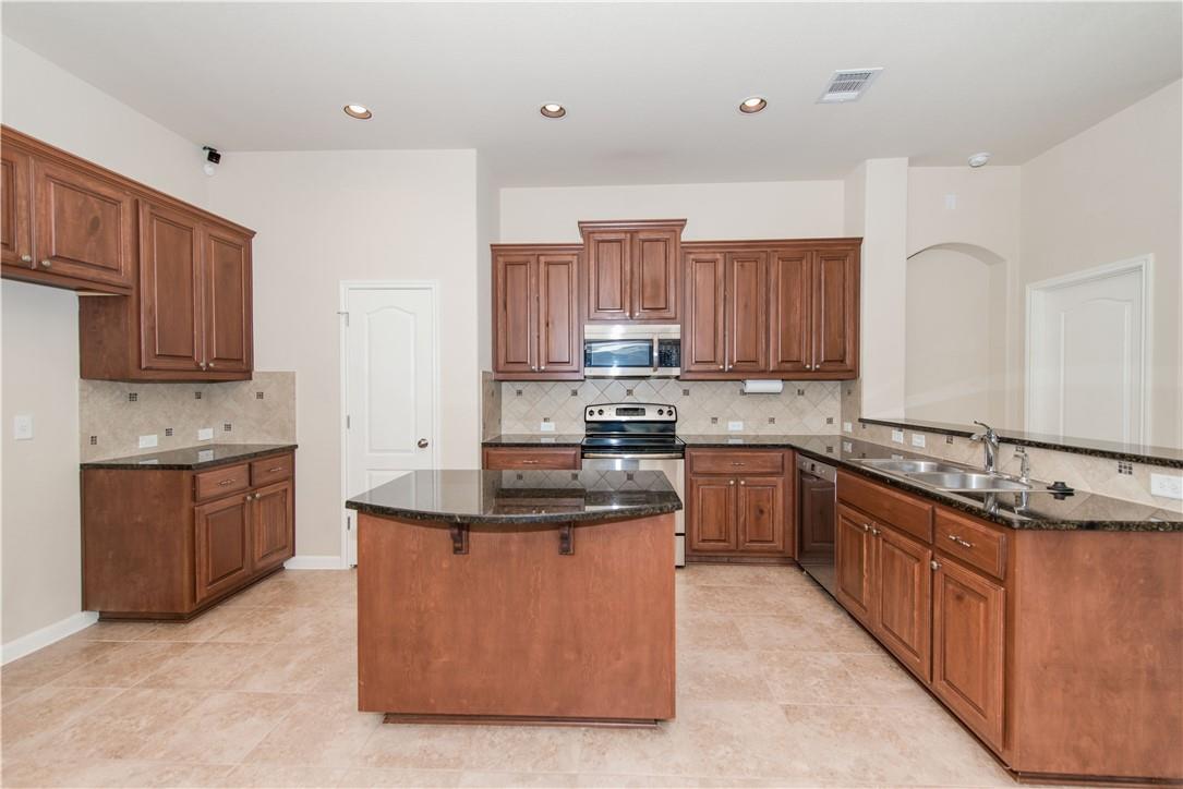 117 Colthorpe Ln, Hutto, TX 78634