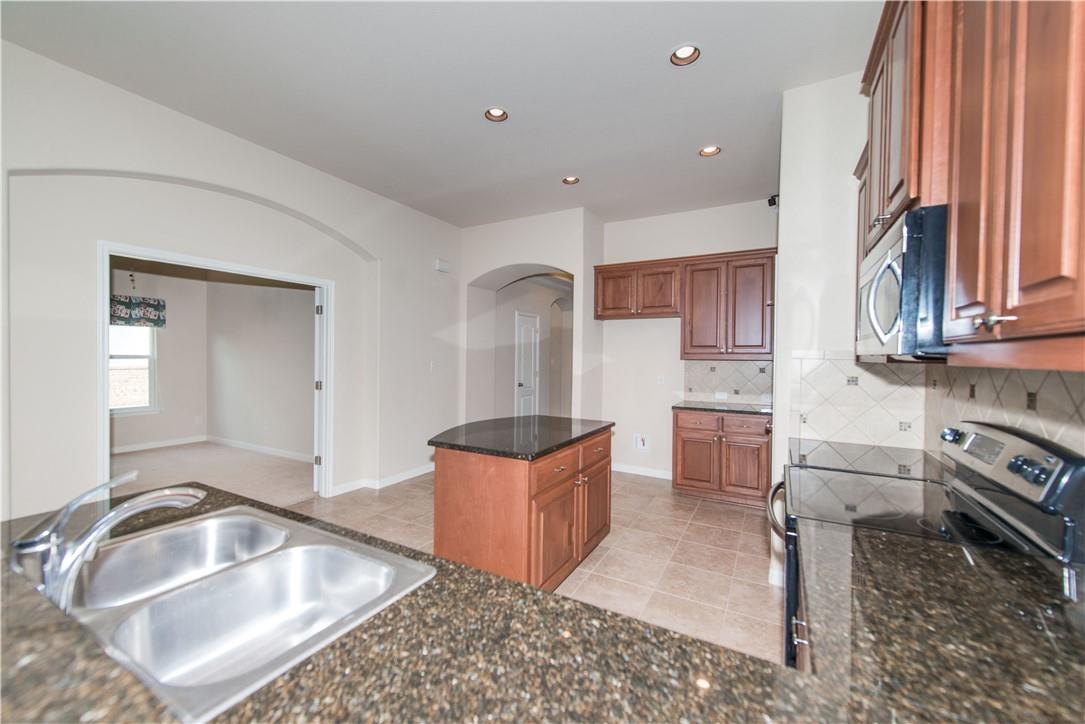 117 Colthorpe Ln, Hutto, TX 78634