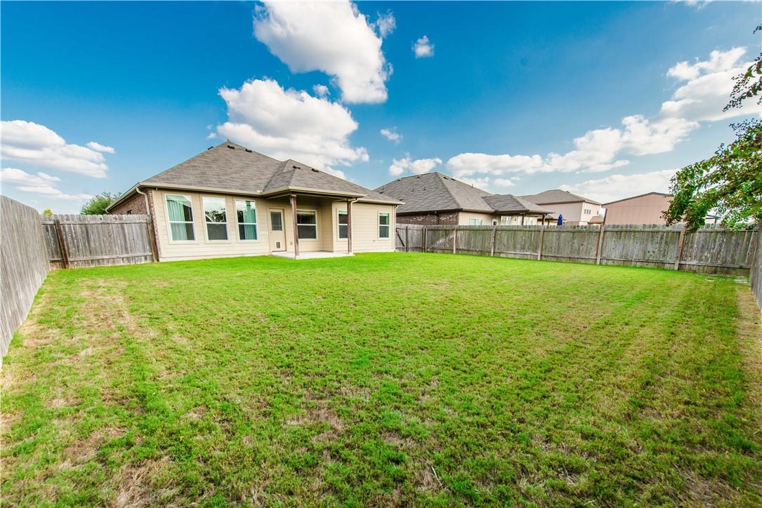 117 Colthorpe Ln, Hutto, TX 78634