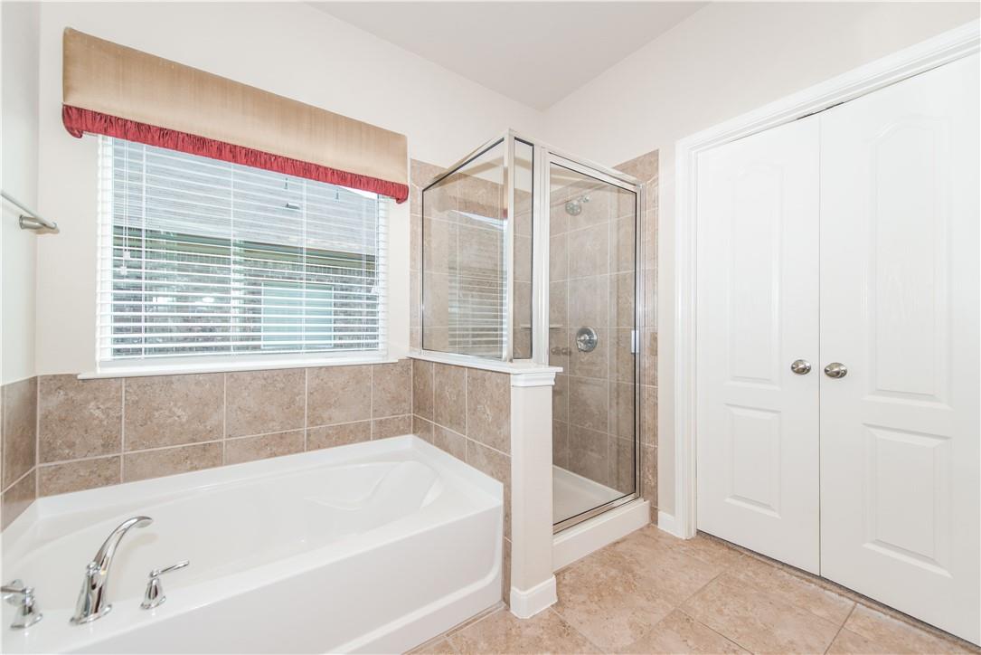 117 Colthorpe Ln, Hutto, TX 78634