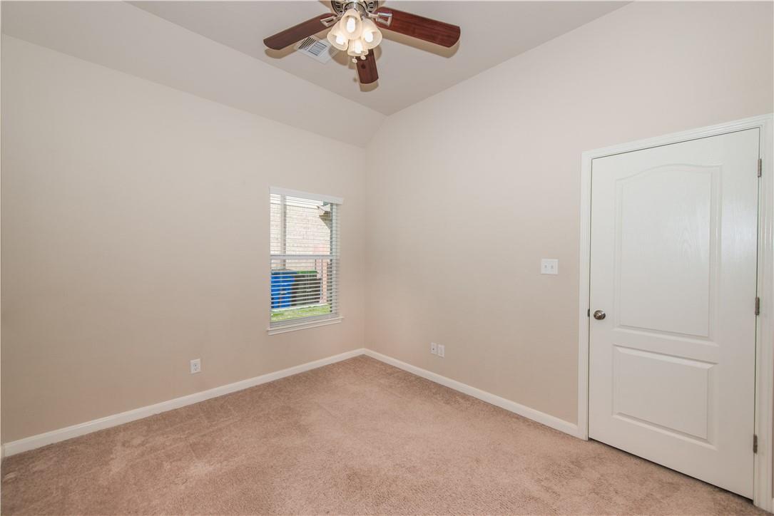 117 Colthorpe Ln, Hutto, TX 78634