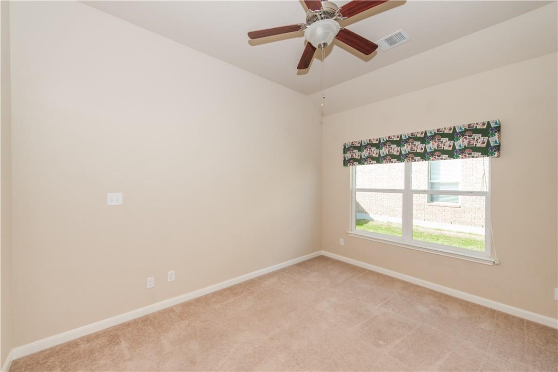 117 Colthorpe Ln, Hutto, TX 78634