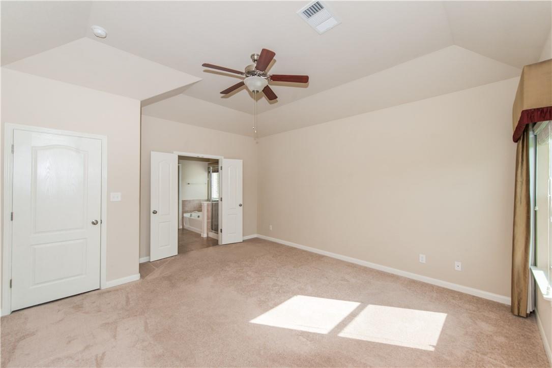 117 Colthorpe Ln, Hutto, TX 78634