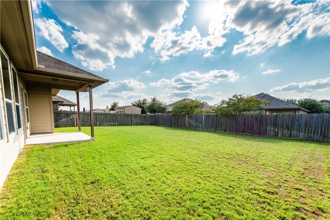 117 Colthorpe Ln, Hutto, TX 78634