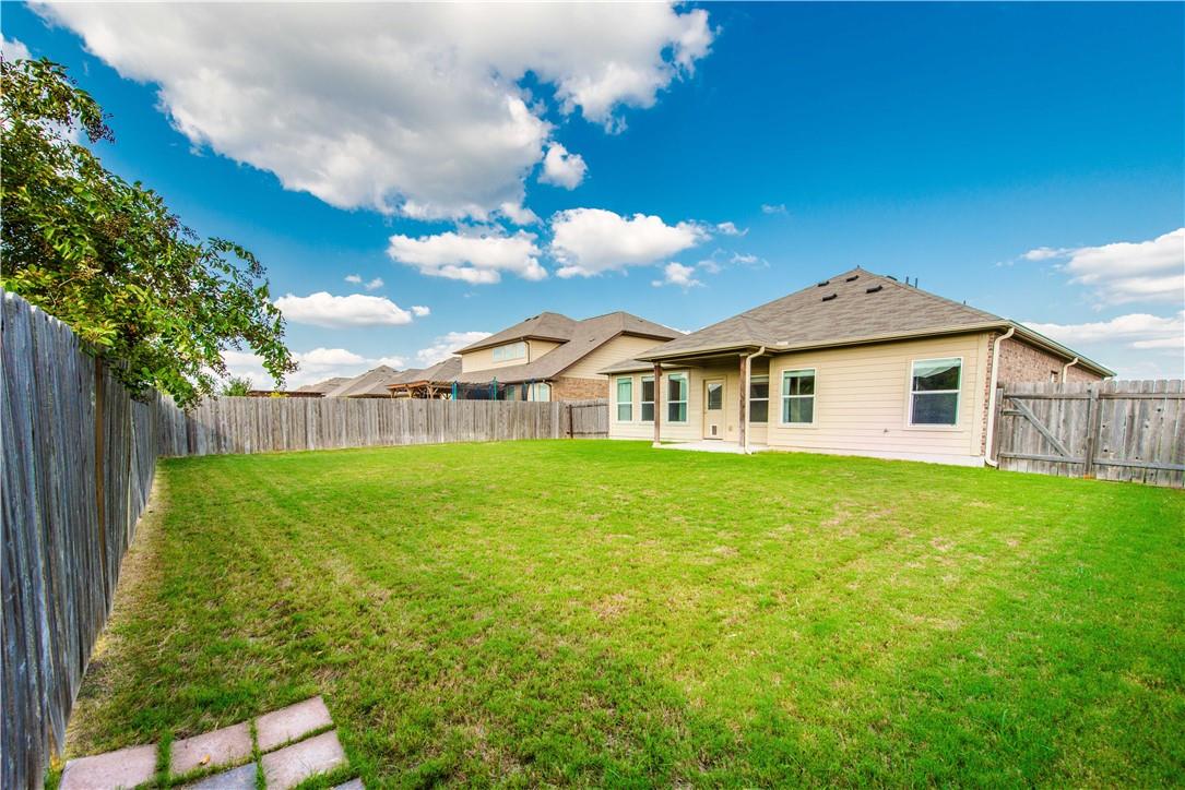 117 Colthorpe Ln, Hutto, TX 78634