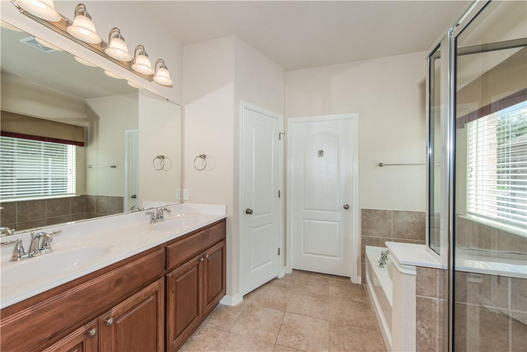 117 Colthorpe Ln, Hutto, TX 78634