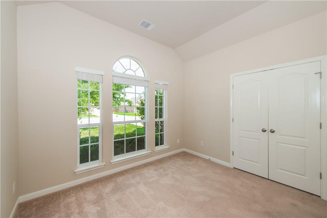 117 Colthorpe Ln, Hutto, TX 78634