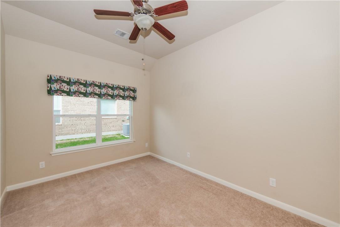 117 Colthorpe Ln, Hutto, TX 78634