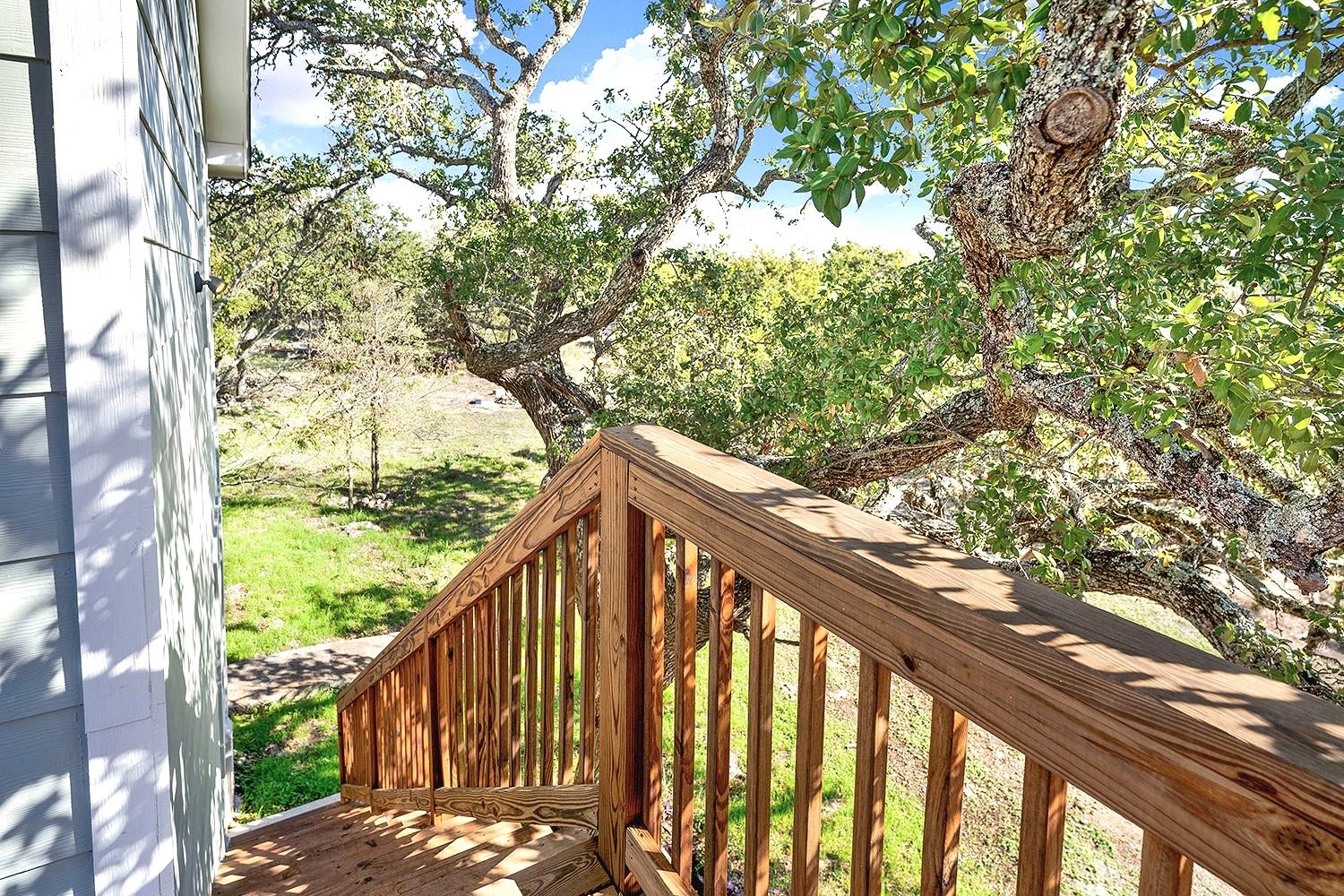 207 Oakwood Loop, San Marcos, TX 78666