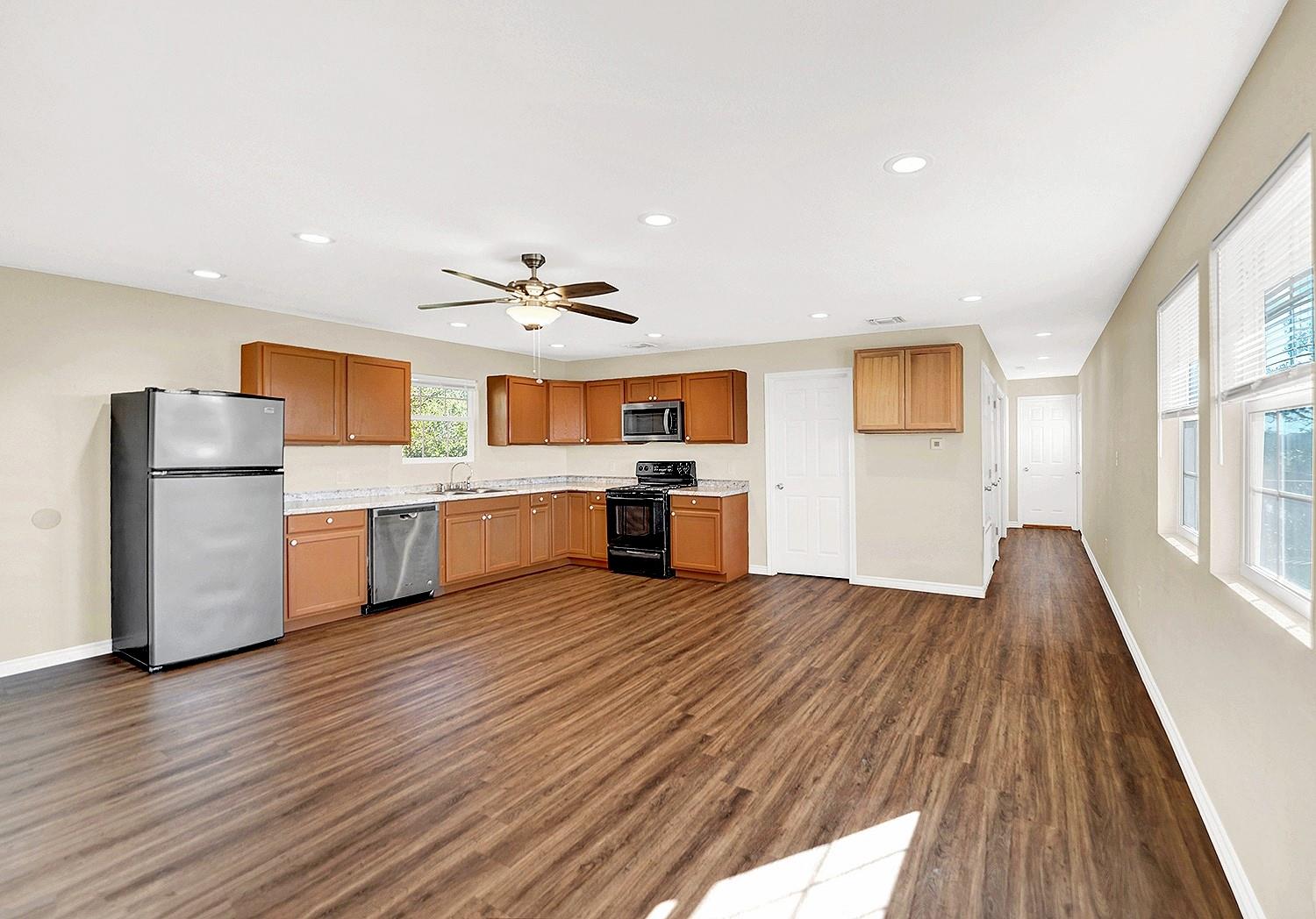 207 Oakwood Loop, San Marcos, TX 78666