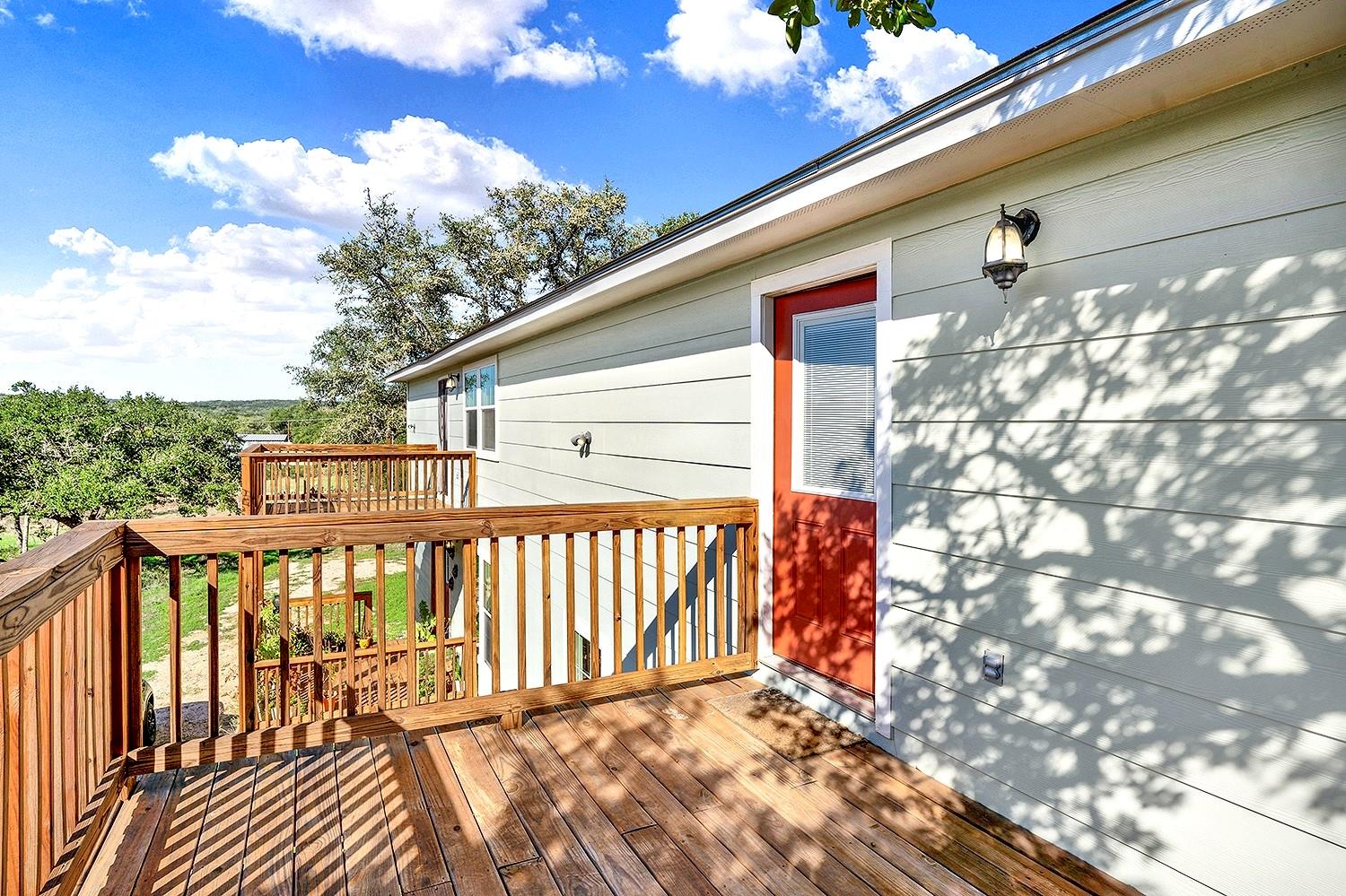 207 Oakwood Loop, San Marcos, TX 78666