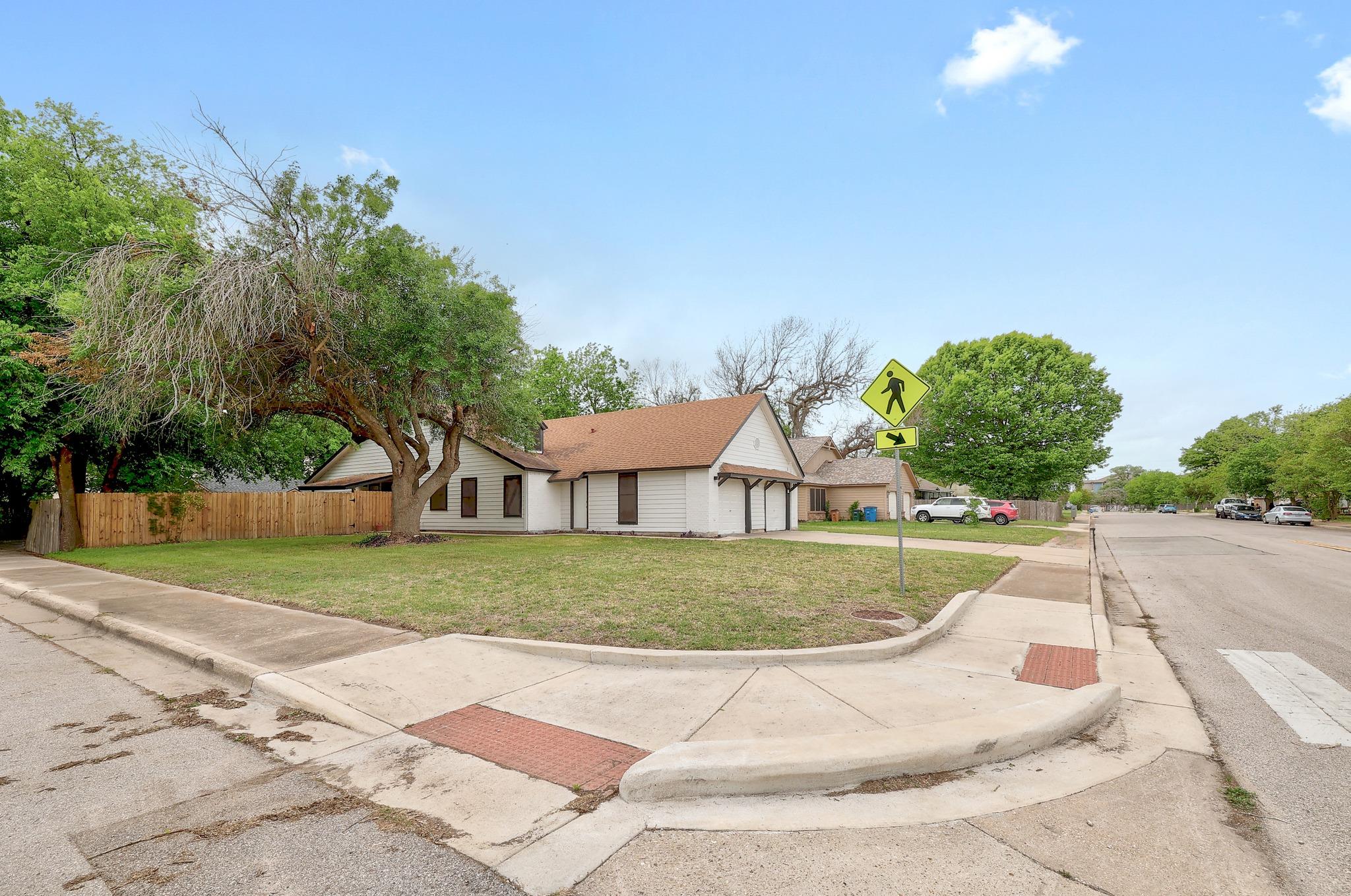 9901 Parliament House Rd, Austin, TX 78729